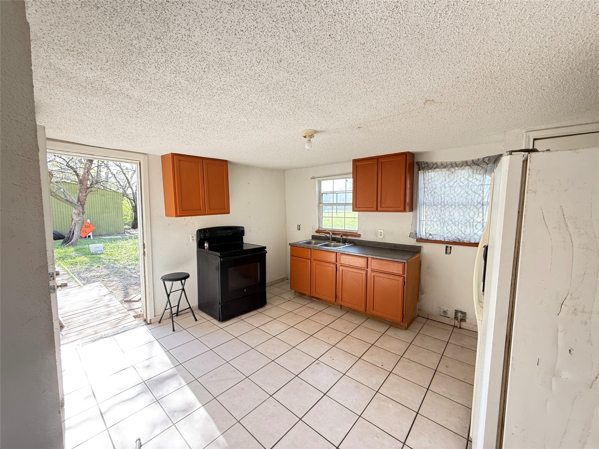 4249 Elkins