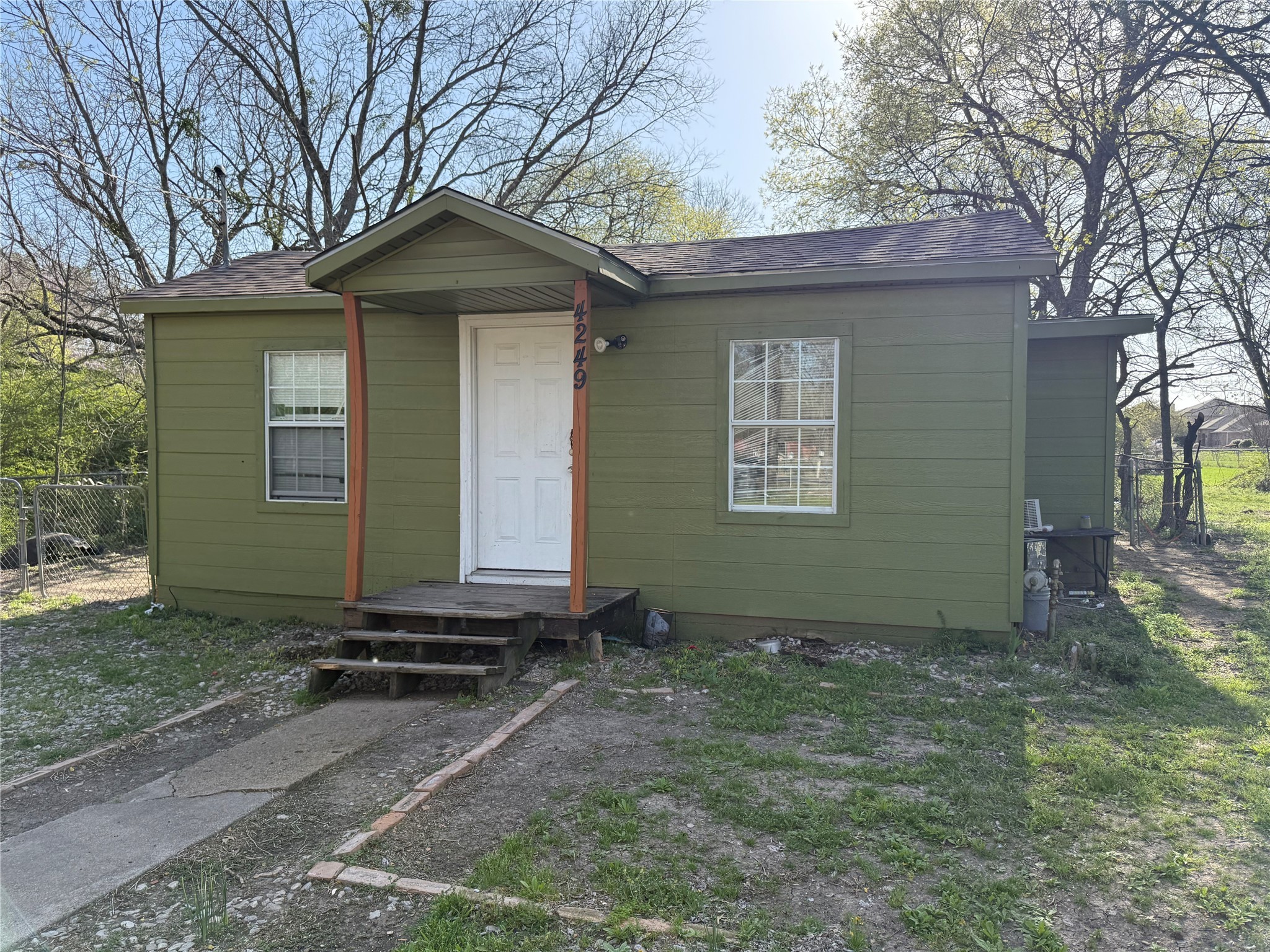 4249 Elkins