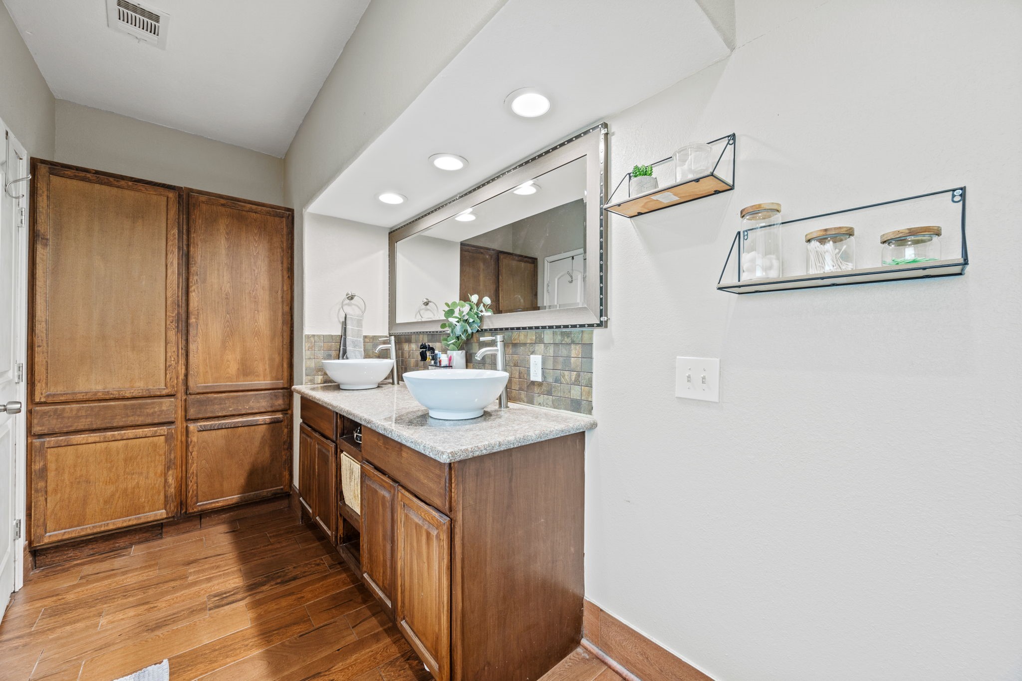 875 Private Road 3784