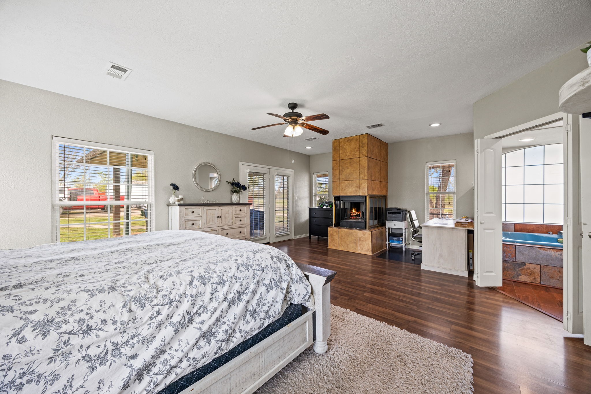 875 Private Road 3784