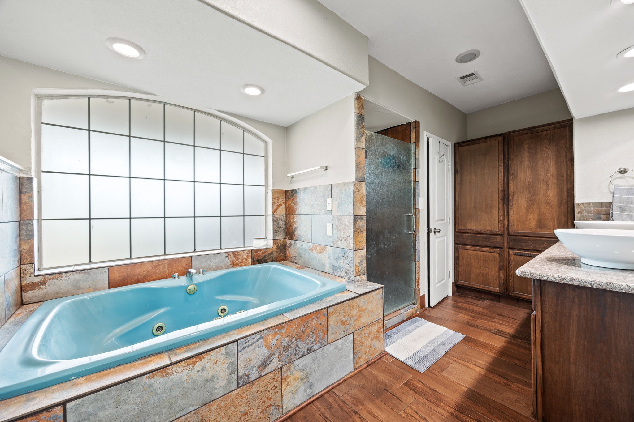 875 Private Road 3784