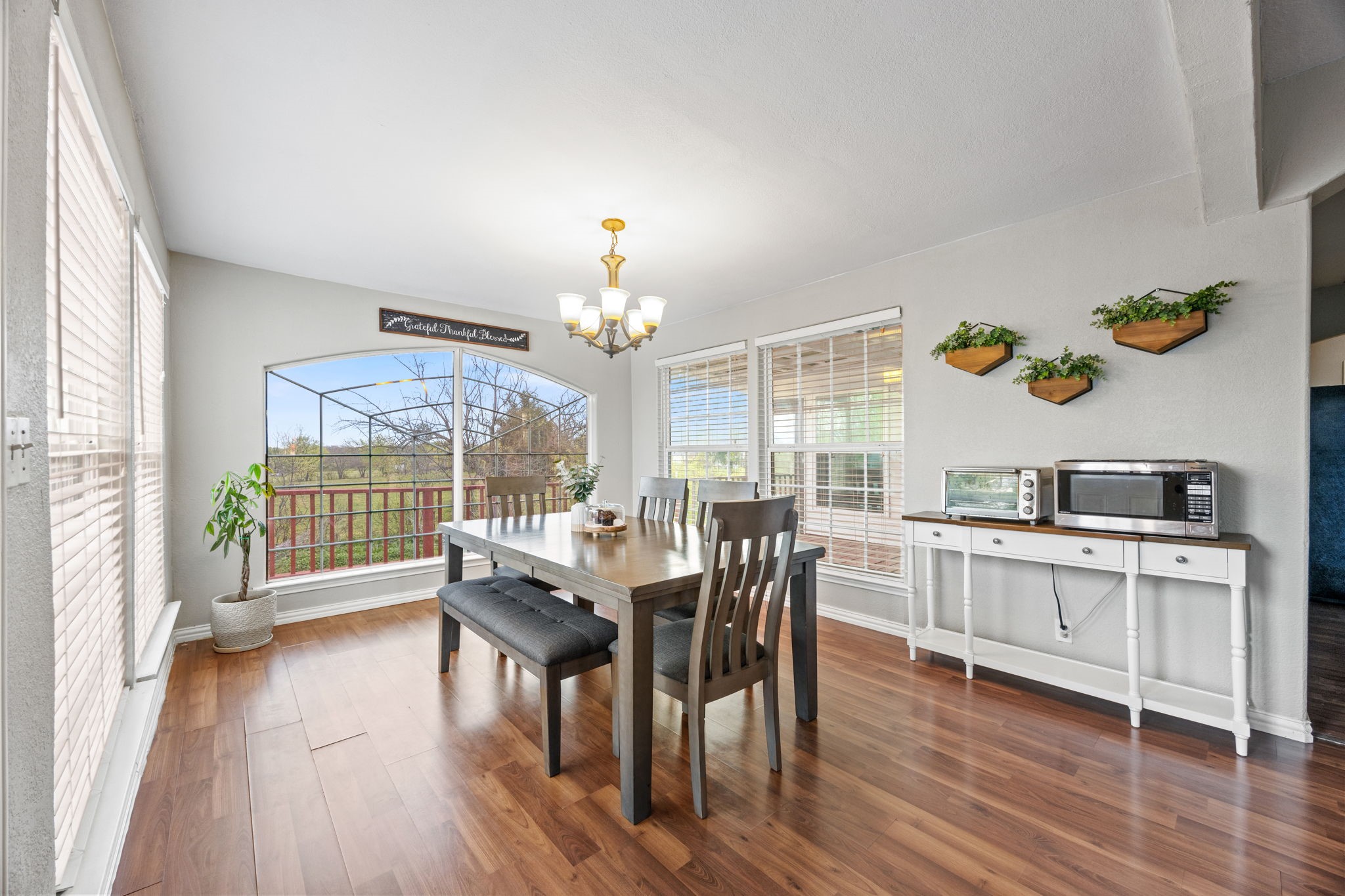 875 Private Road 3784