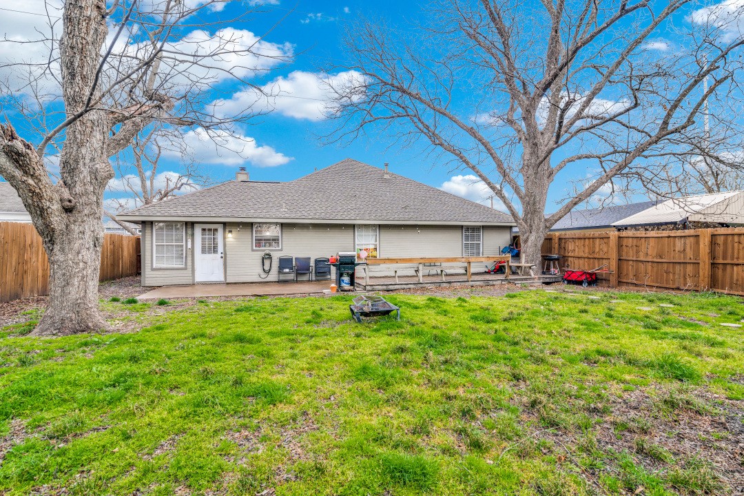 209 E COUNTY LINE Road