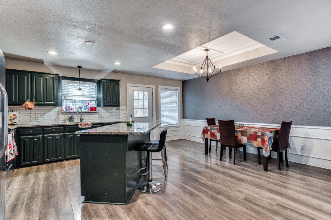 209 E COUNTY LINE Road