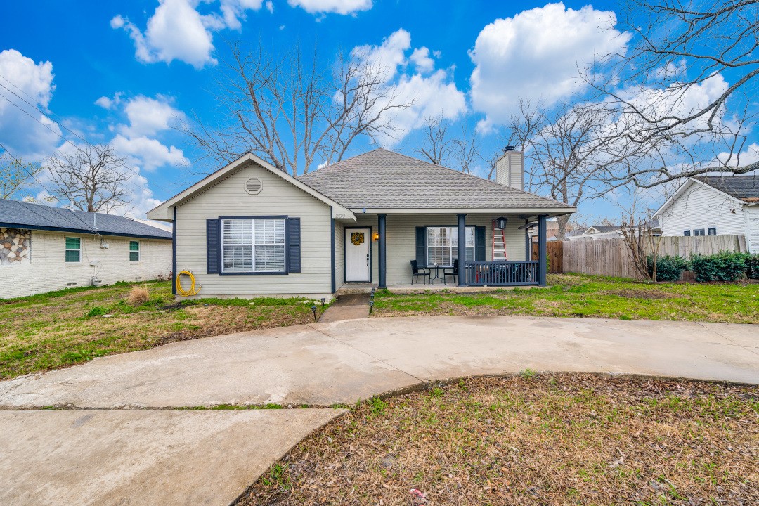 209 E COUNTY LINE Road