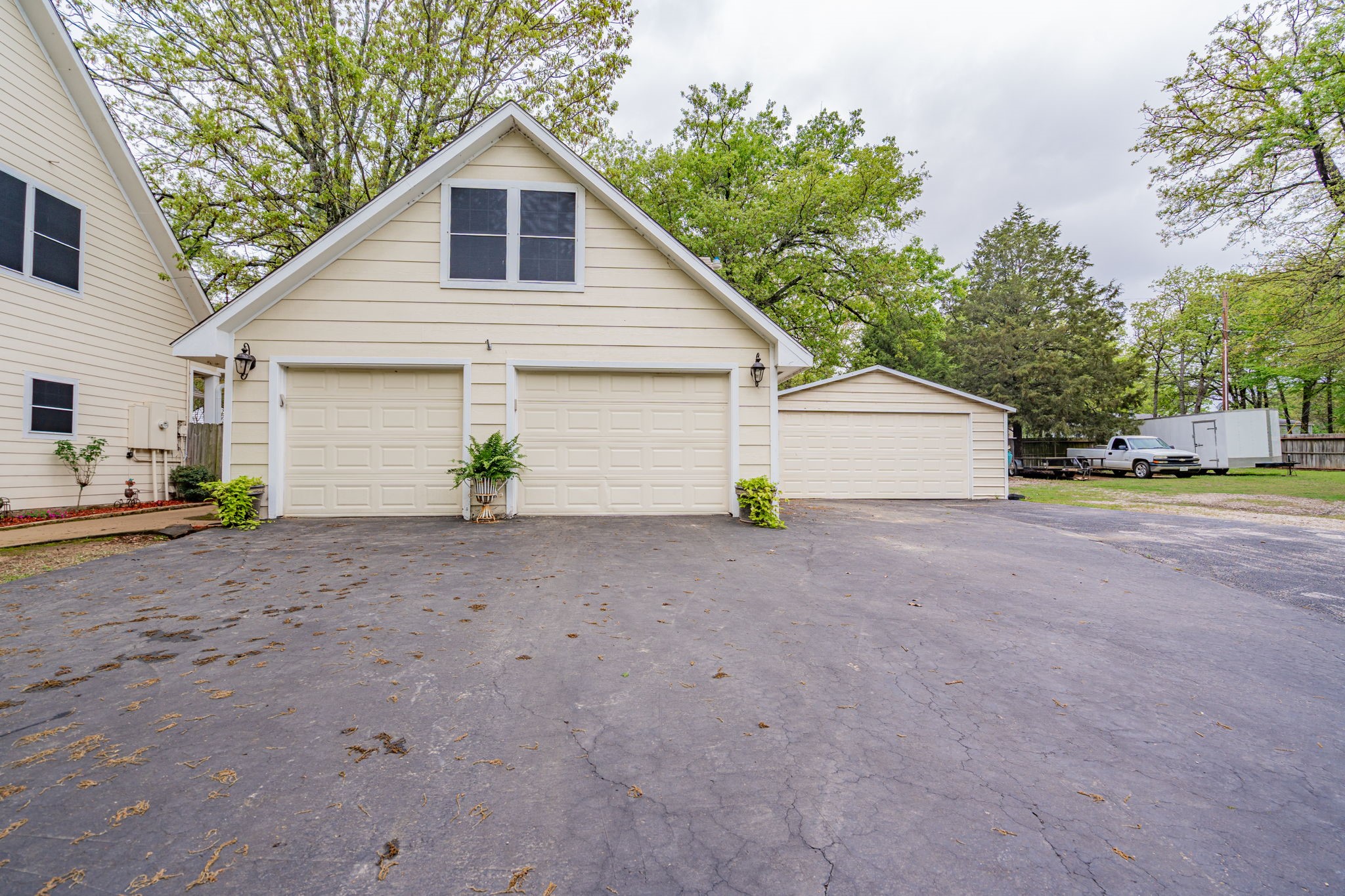 327 Forest Lane