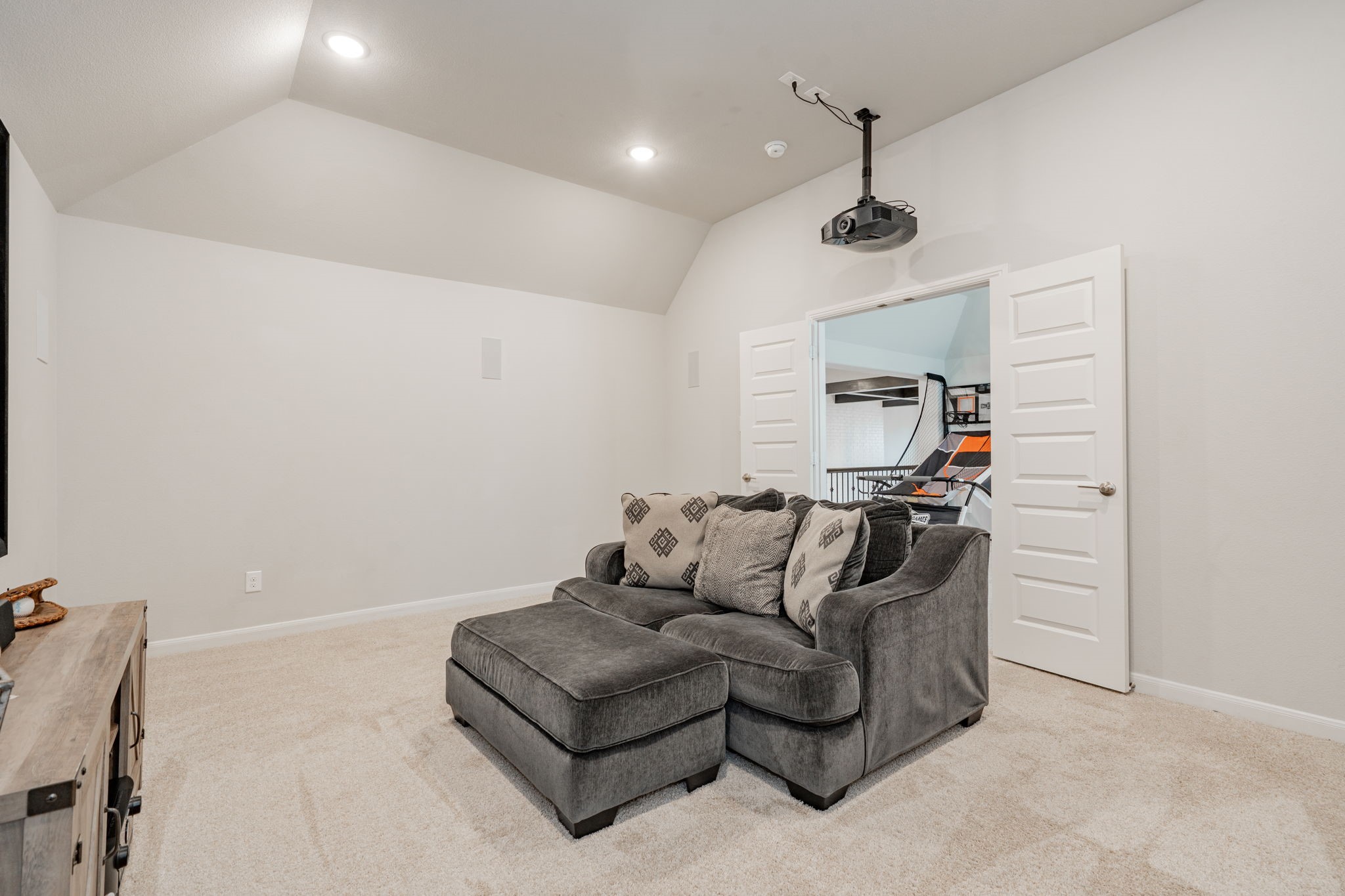 998 Catterick Drive