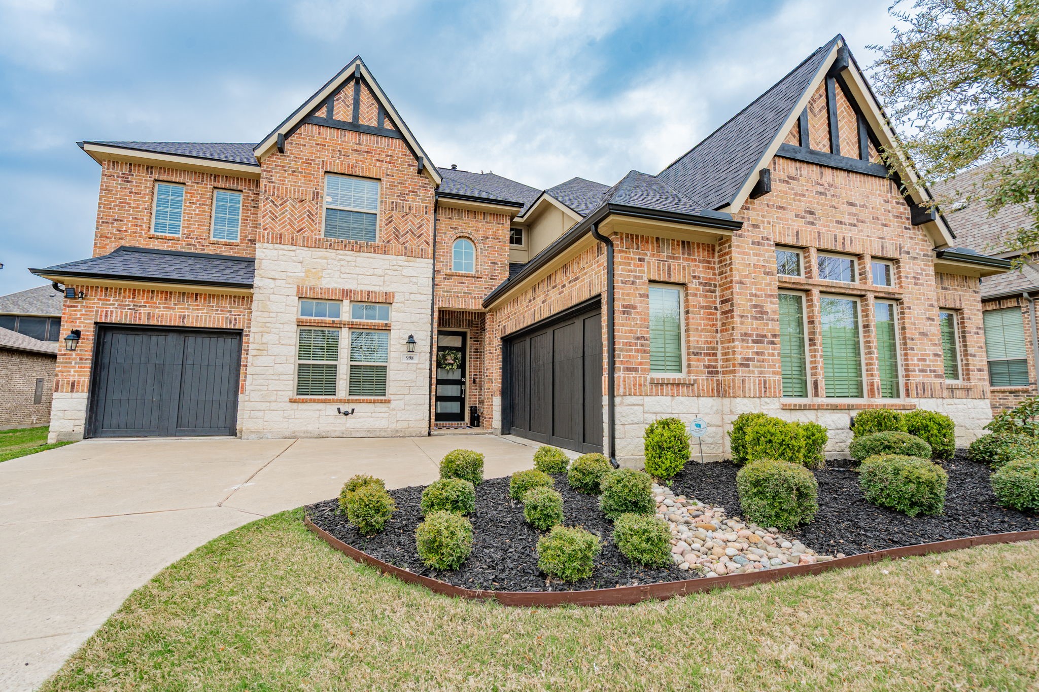 998 Catterick Drive