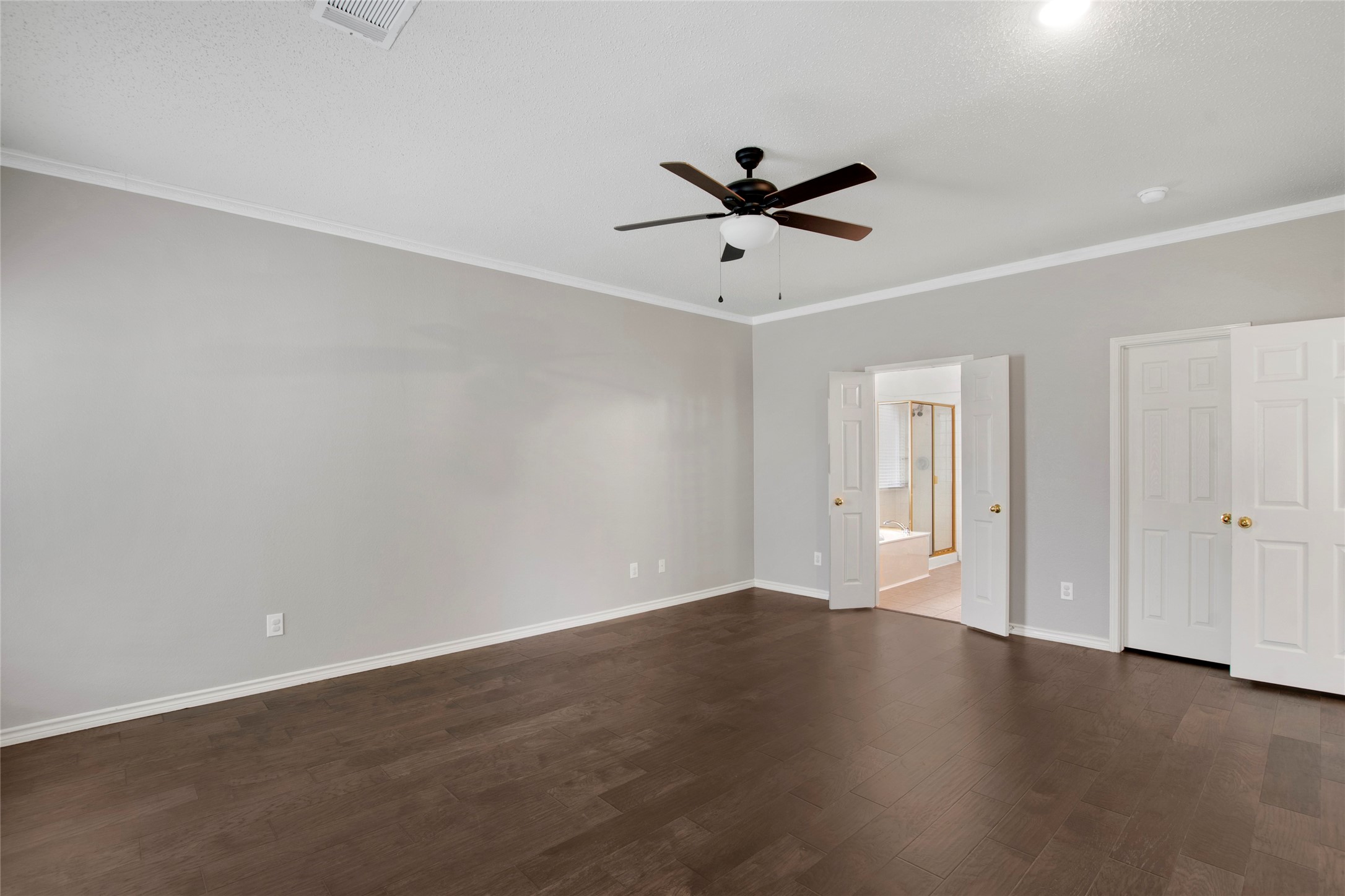 826 Ridge Road W