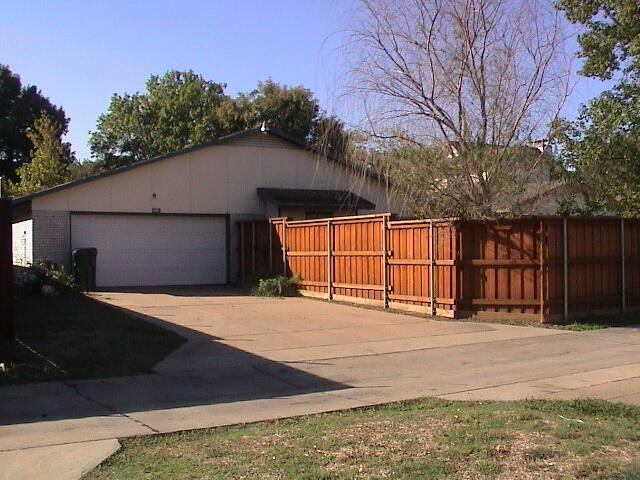1913 Vail Drive