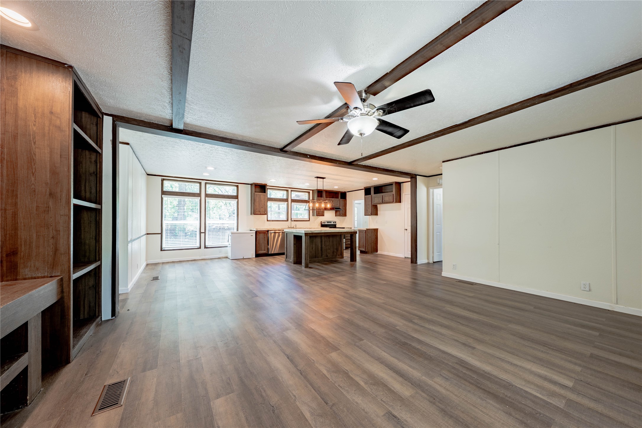 153 Tres Lagos Boulevard
