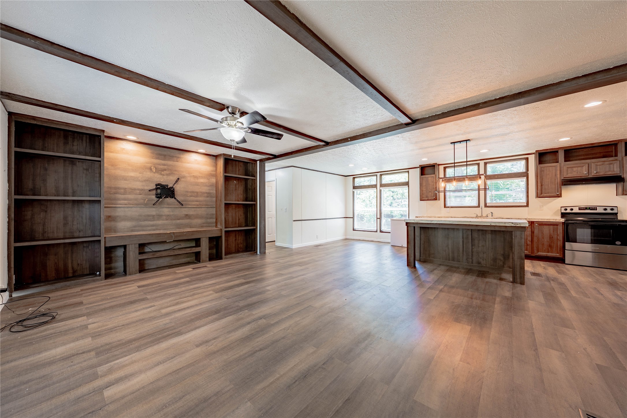 153 Tres Lagos Boulevard