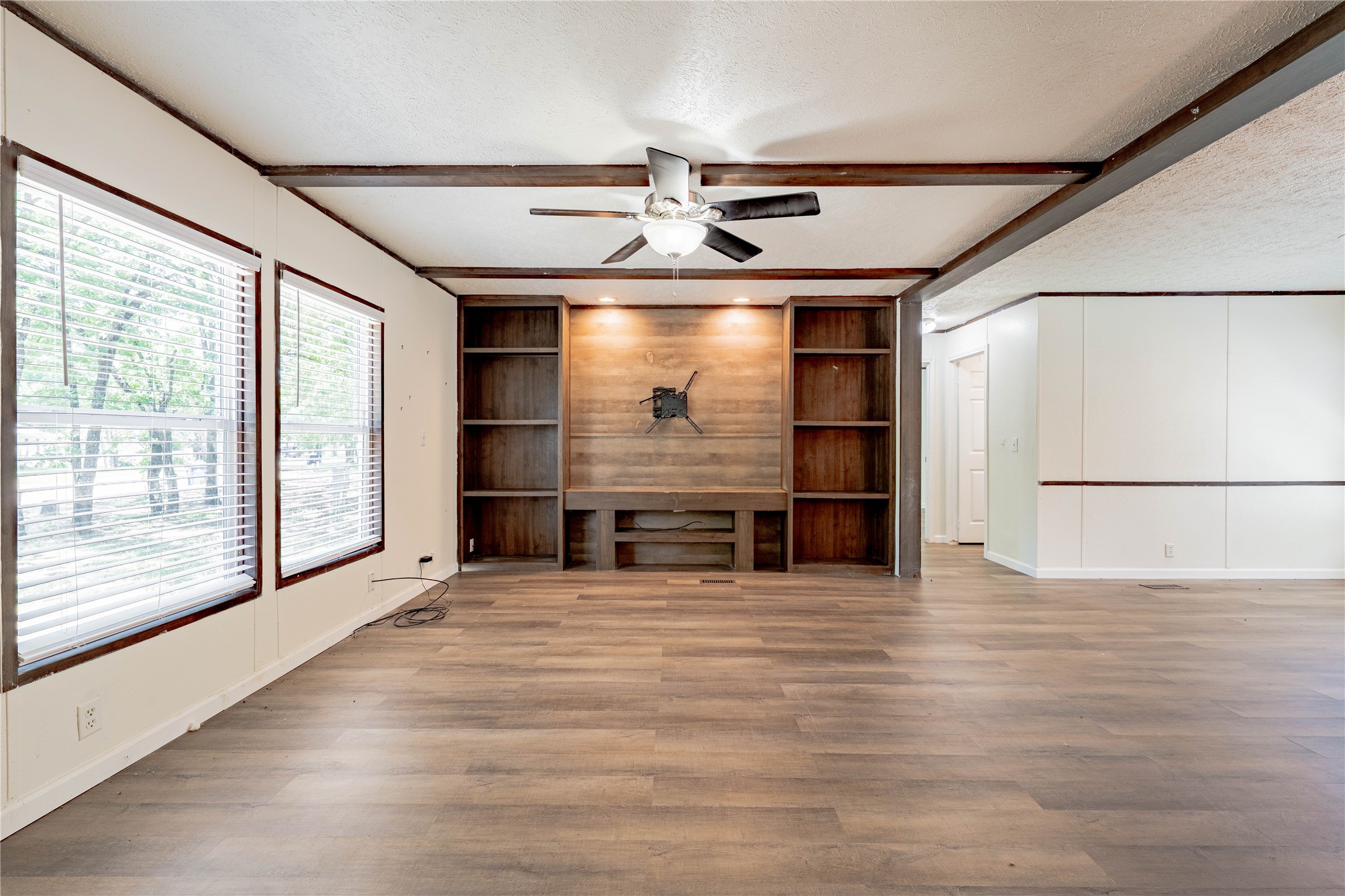 153 Tres Lagos Boulevard