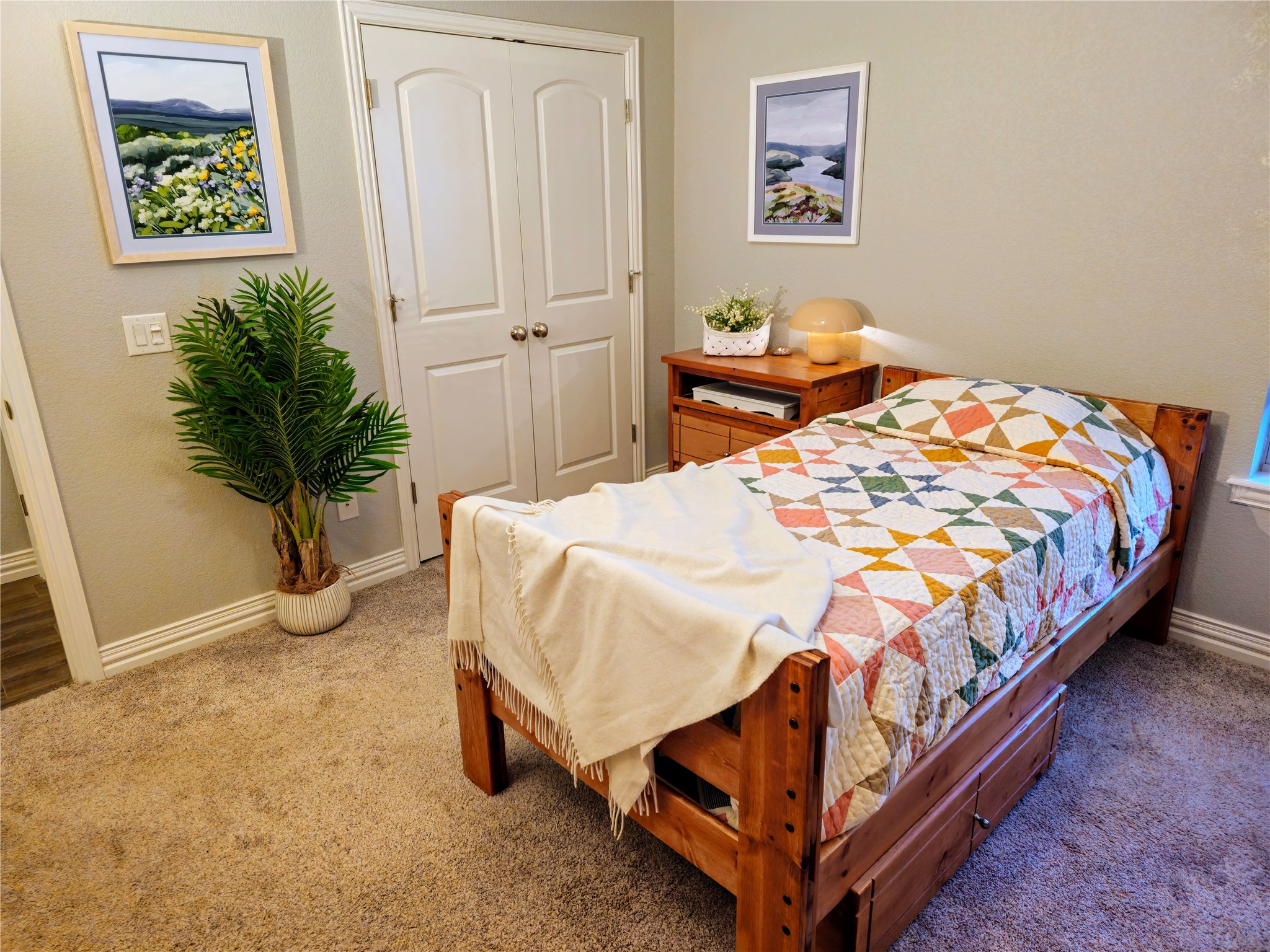 4805 Saddleback Lane