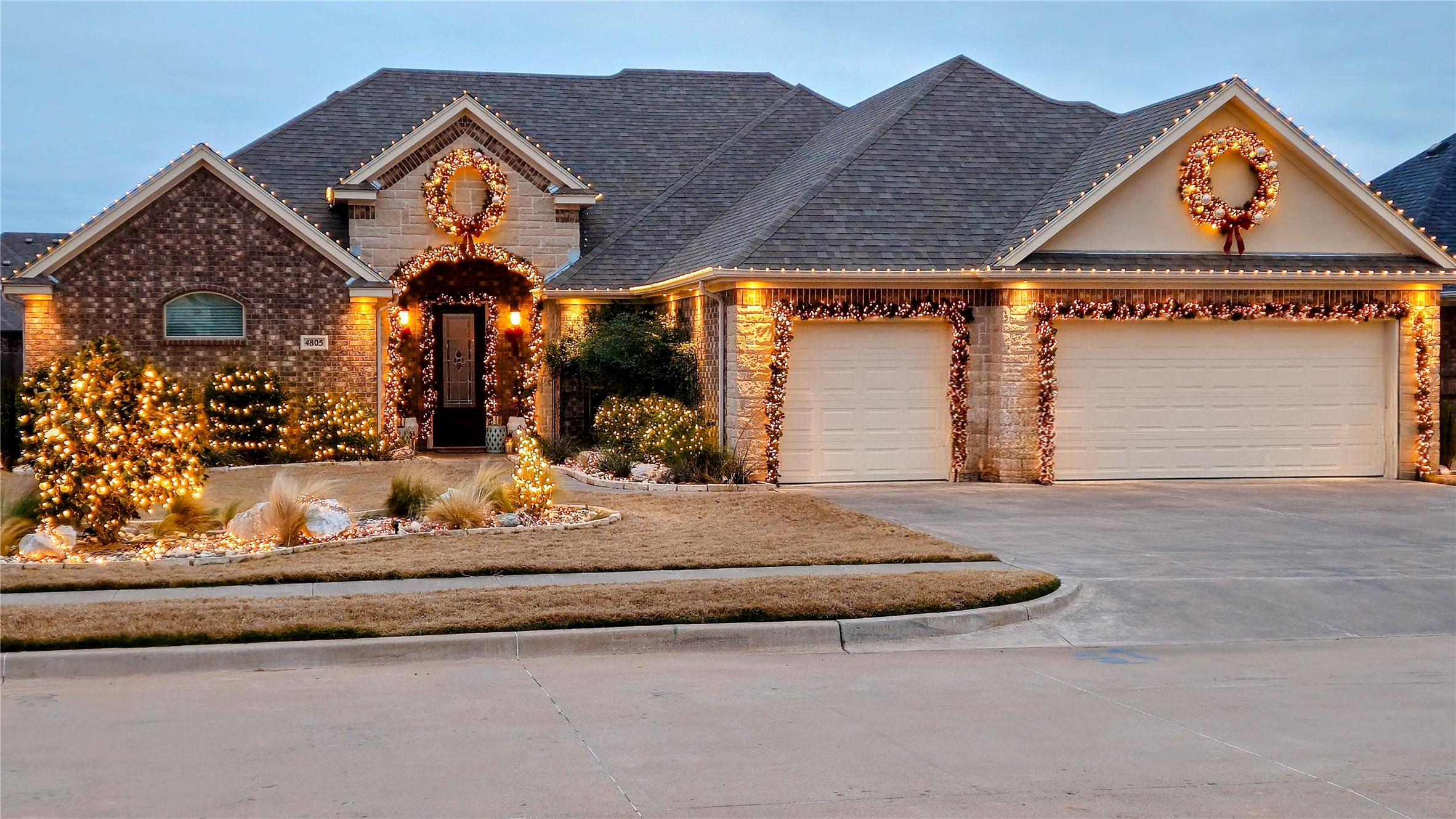 4805 Saddleback Lane