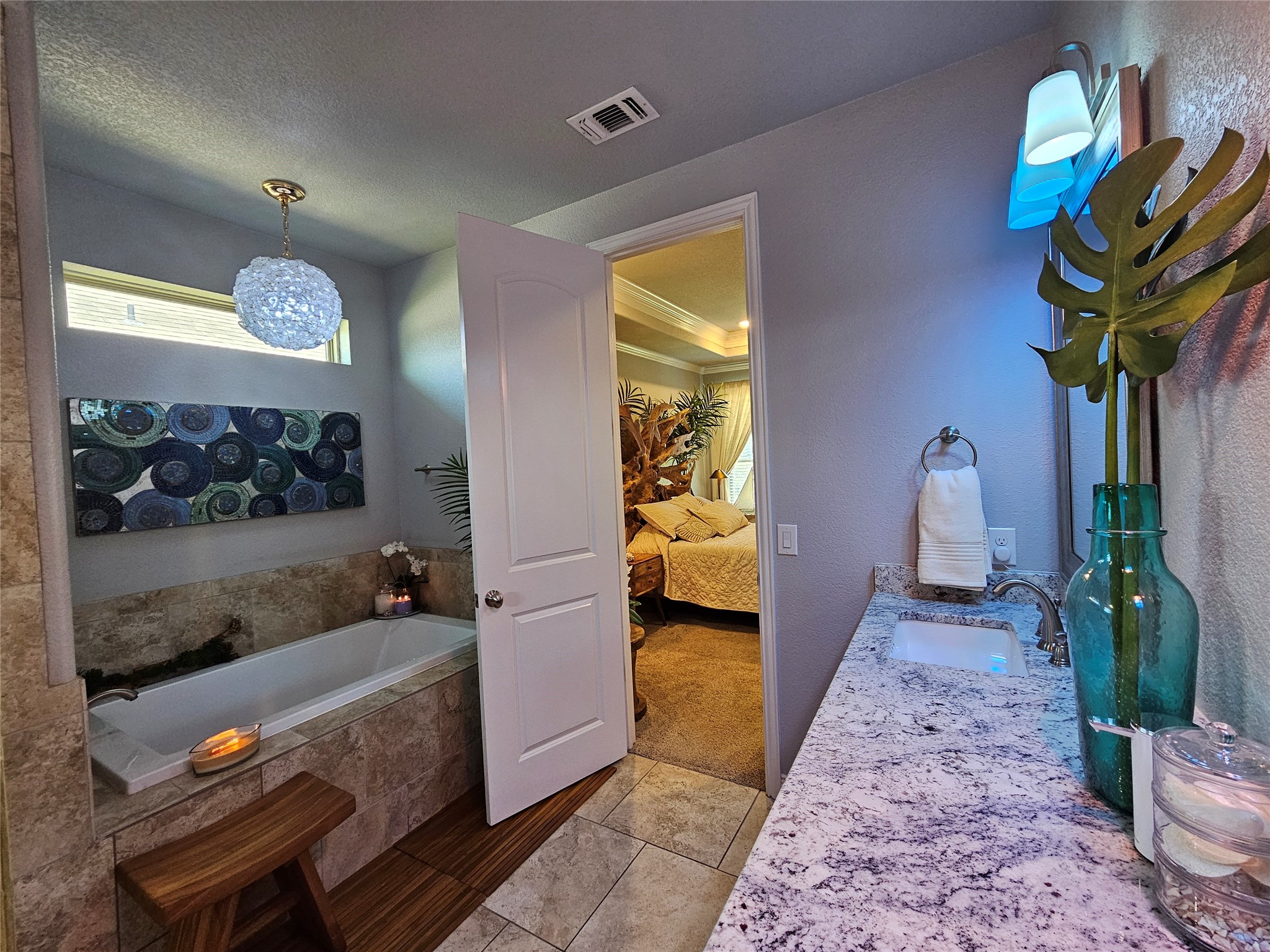 4805 Saddleback Lane