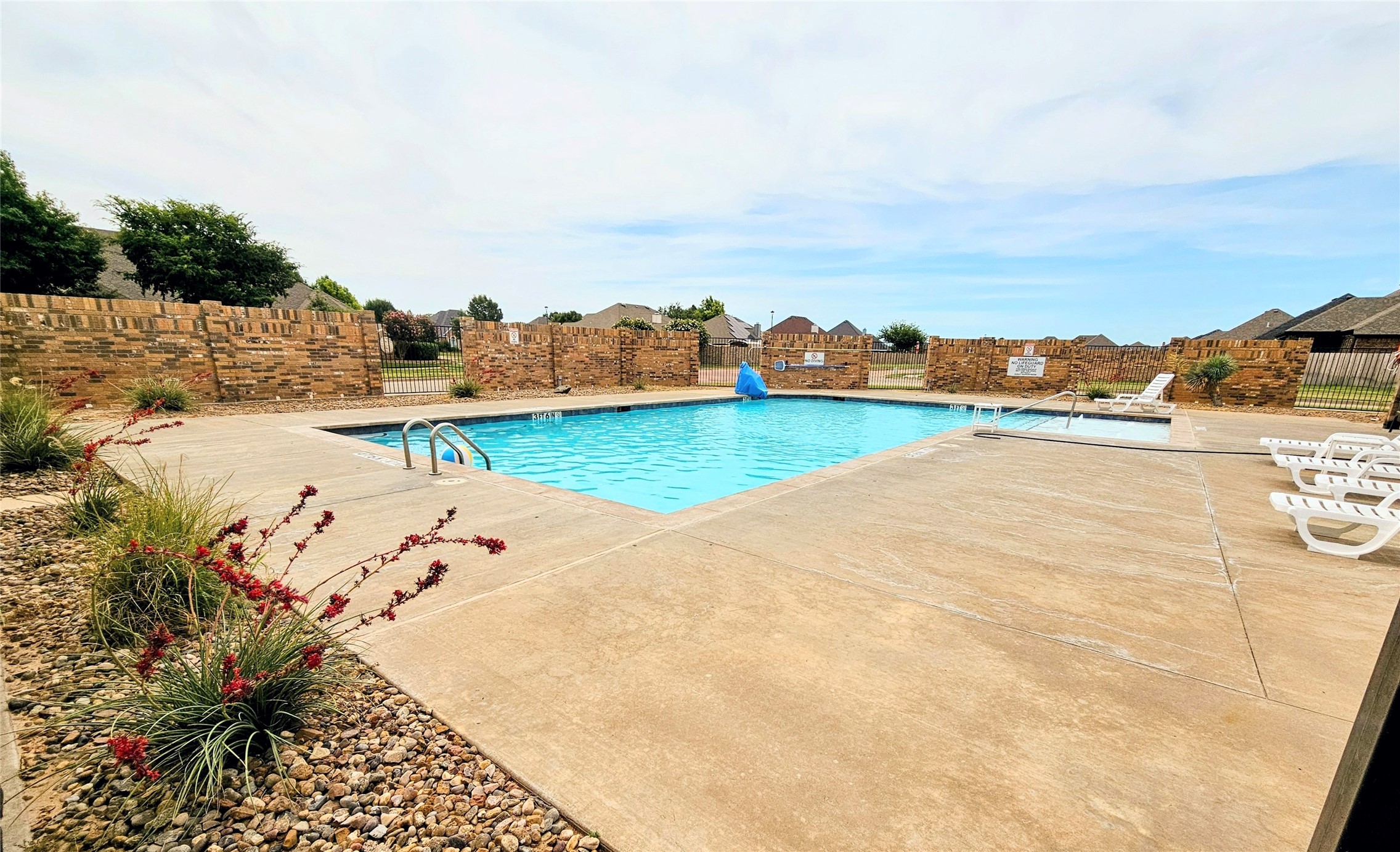 4805 Saddleback Lane