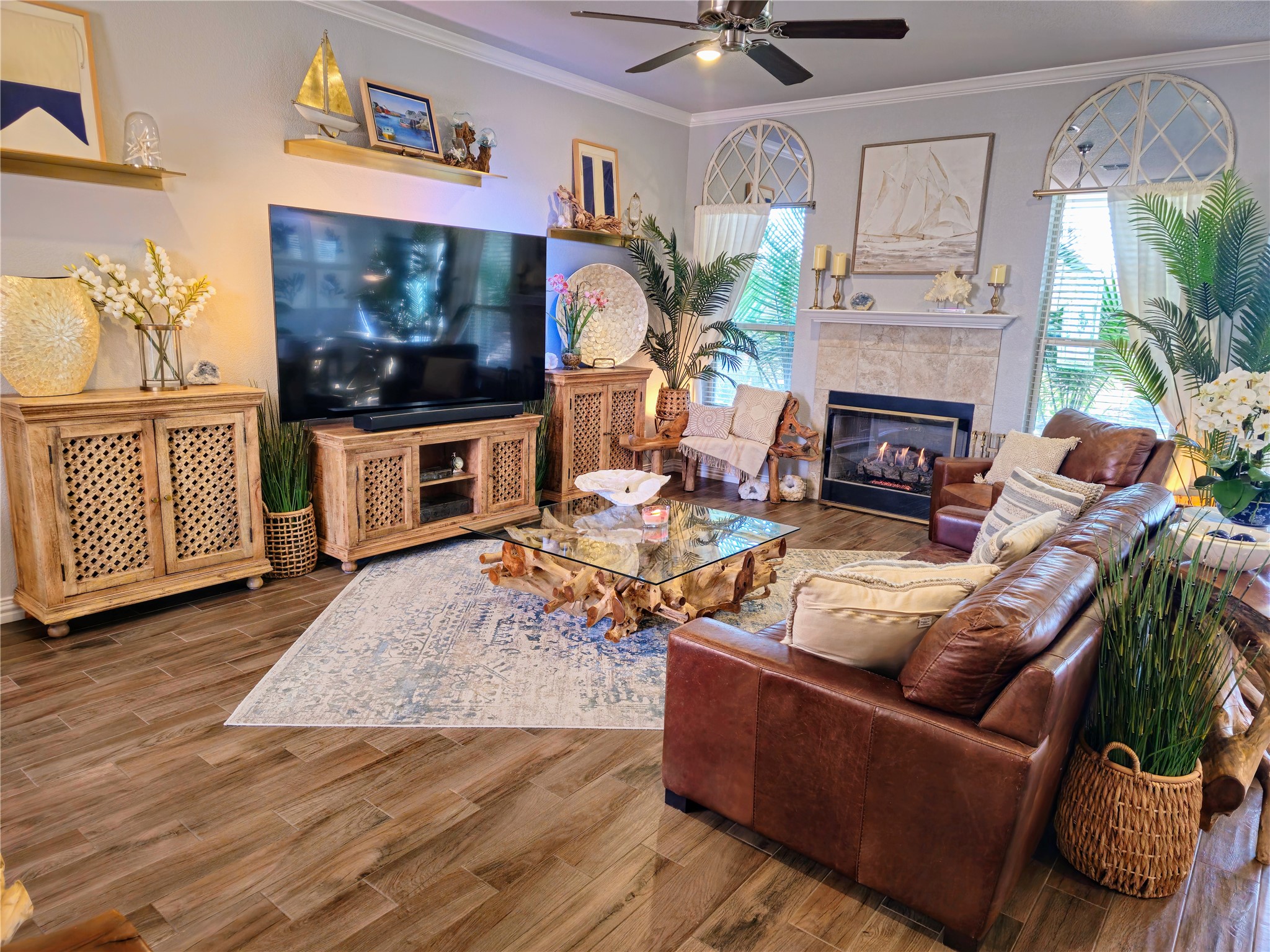 4805 Saddleback Lane