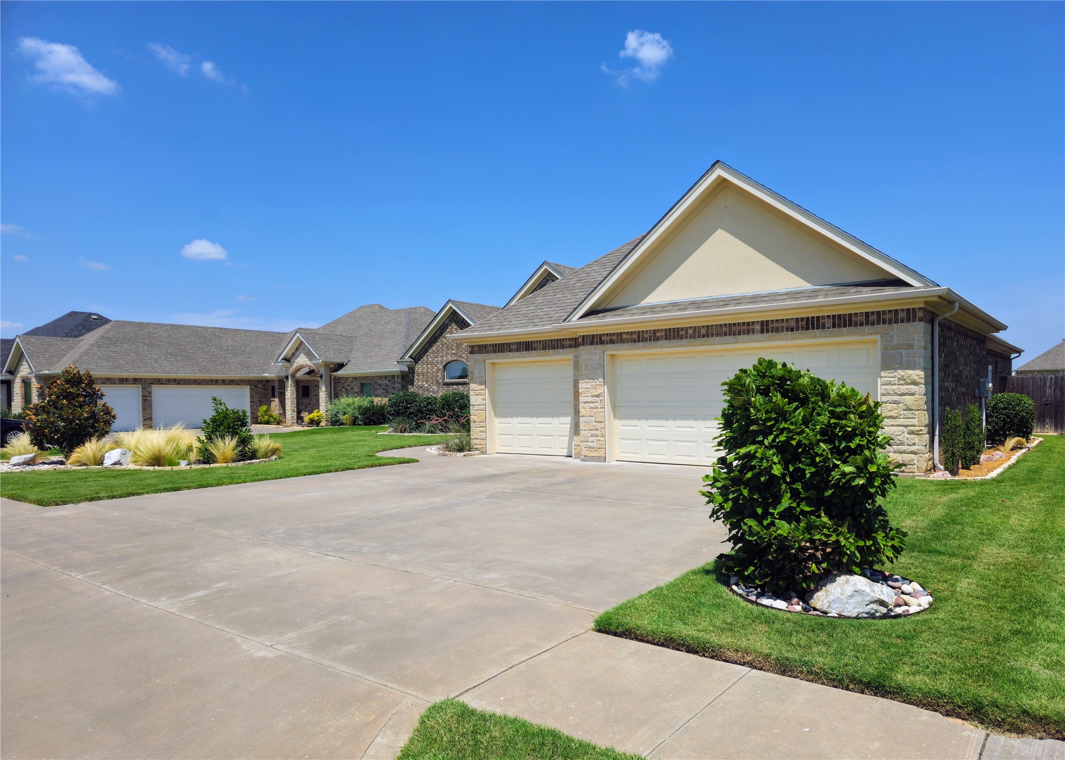 4805 Saddleback Lane