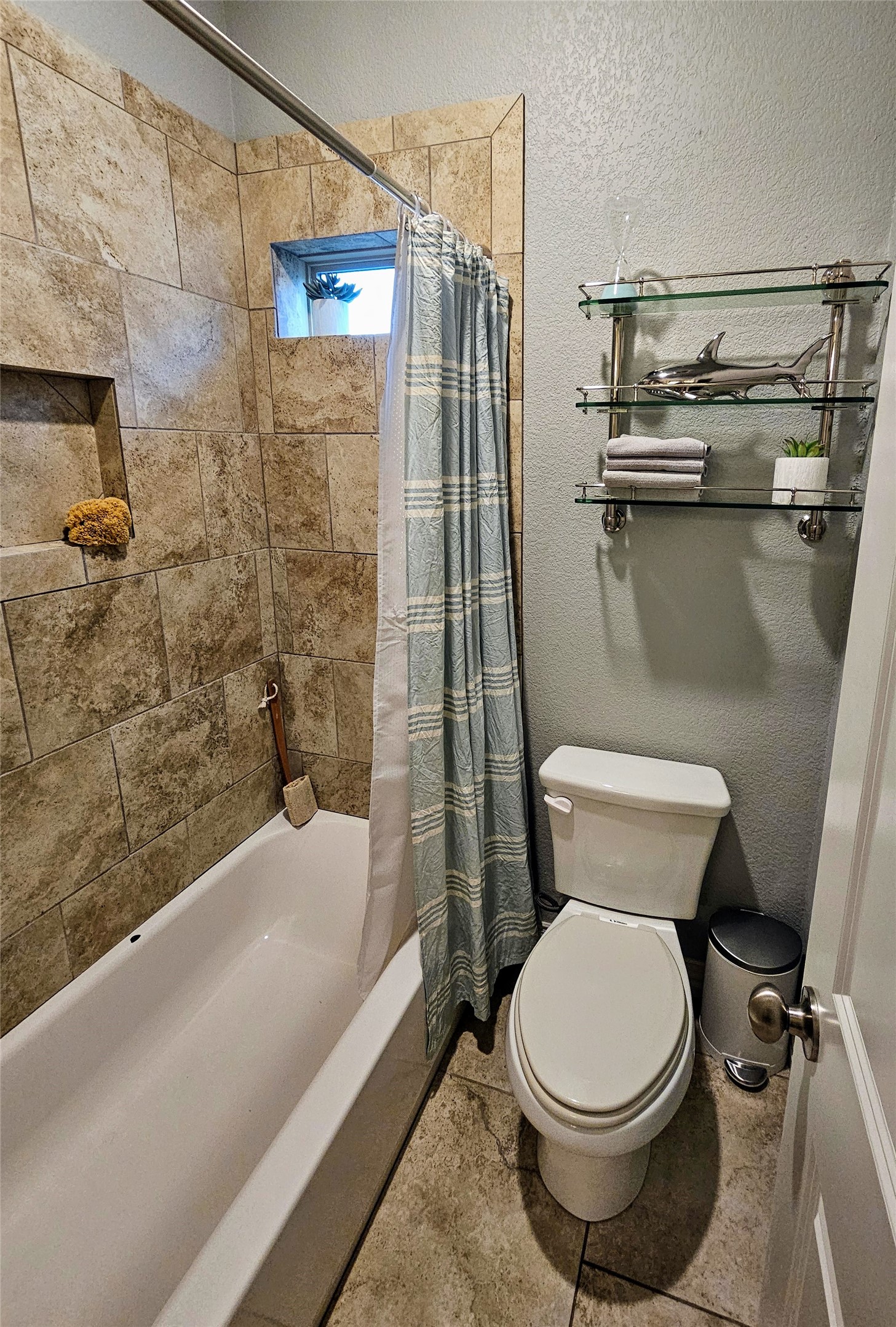 4805 Saddleback Lane