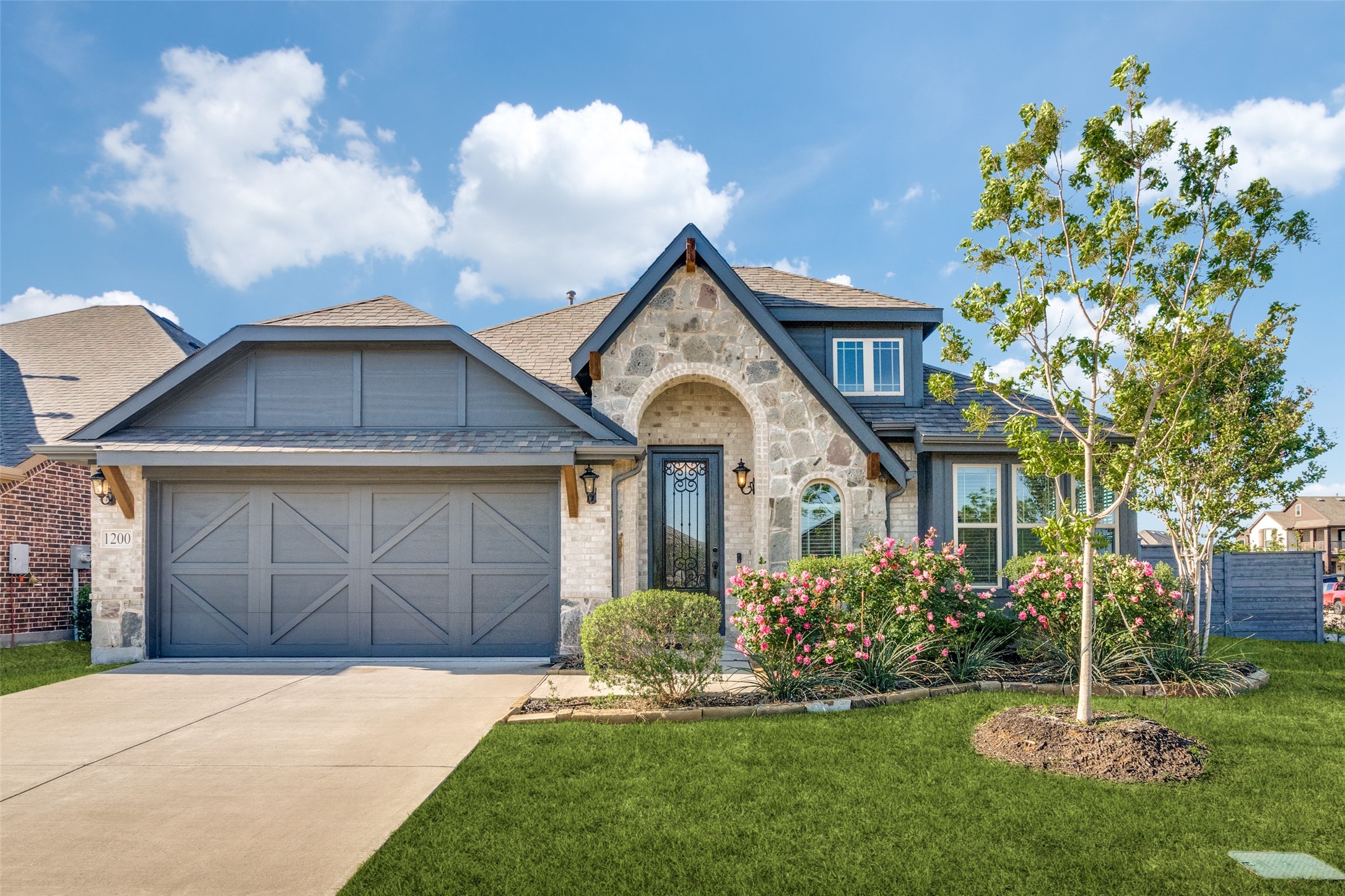 1200 Arabella Lane