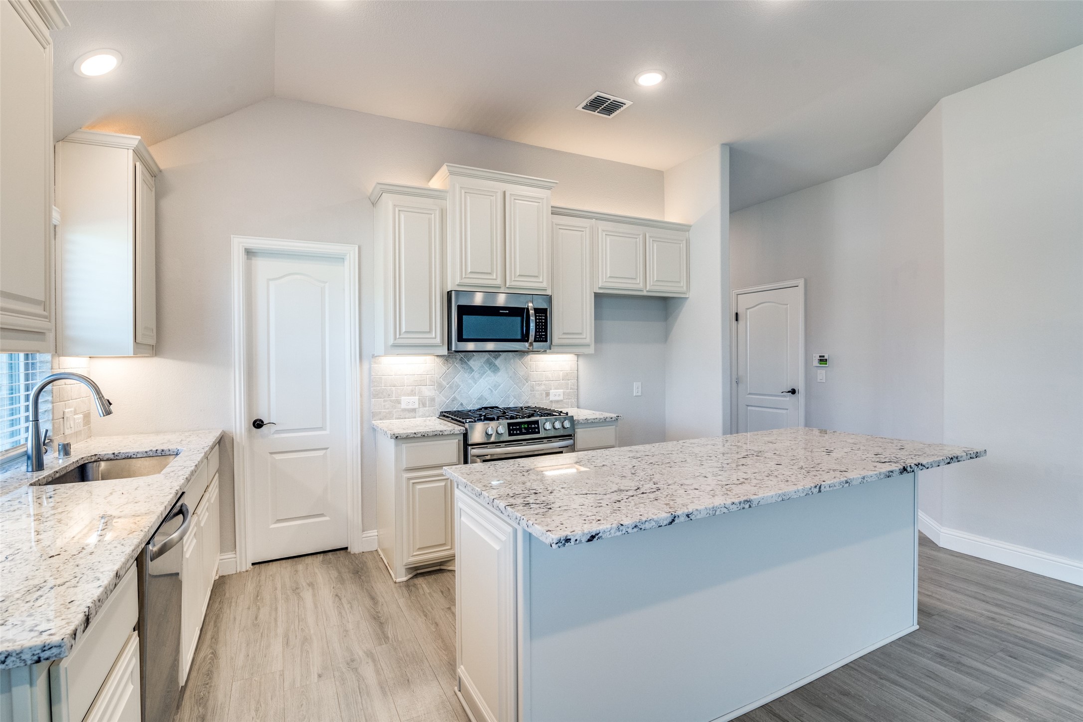 1200 Arabella Lane