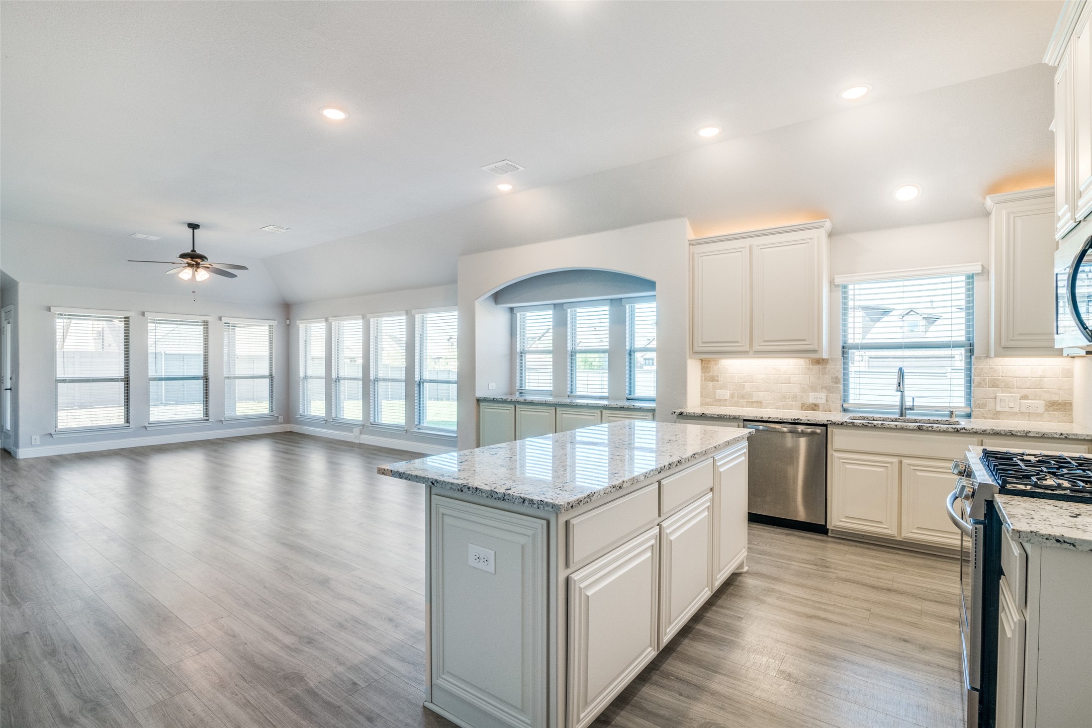 1200 Arabella Lane