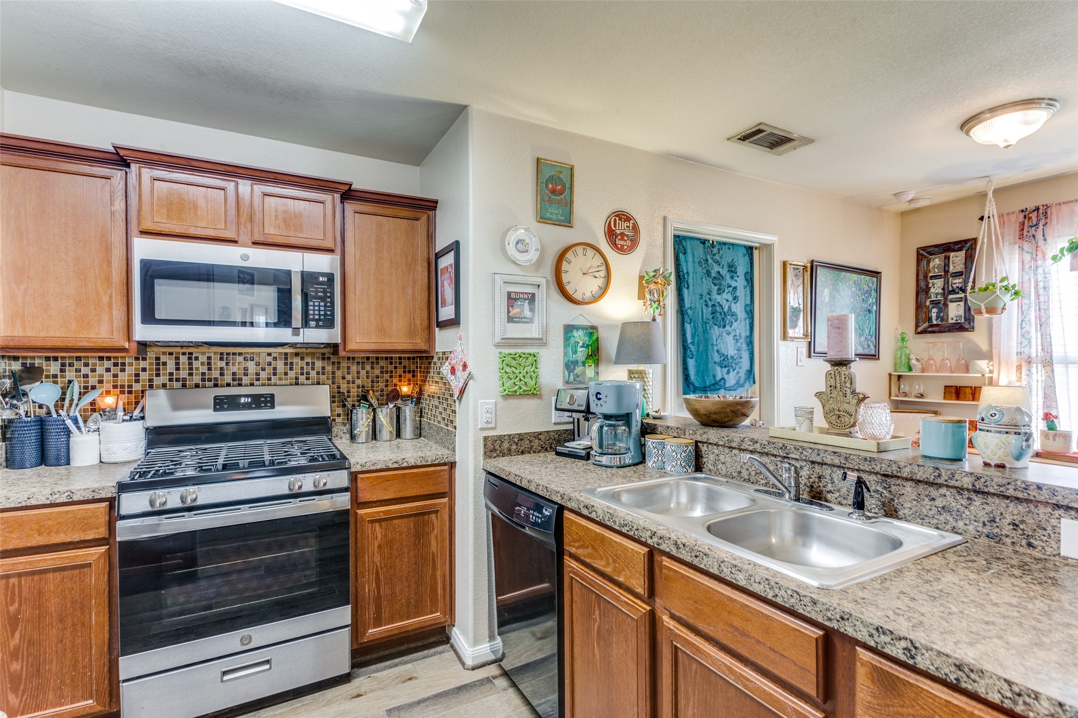 716 Lazy Crest Drive