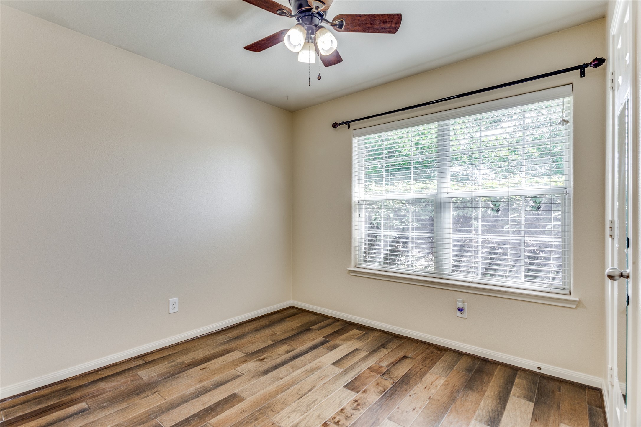 716 Lazy Crest Drive