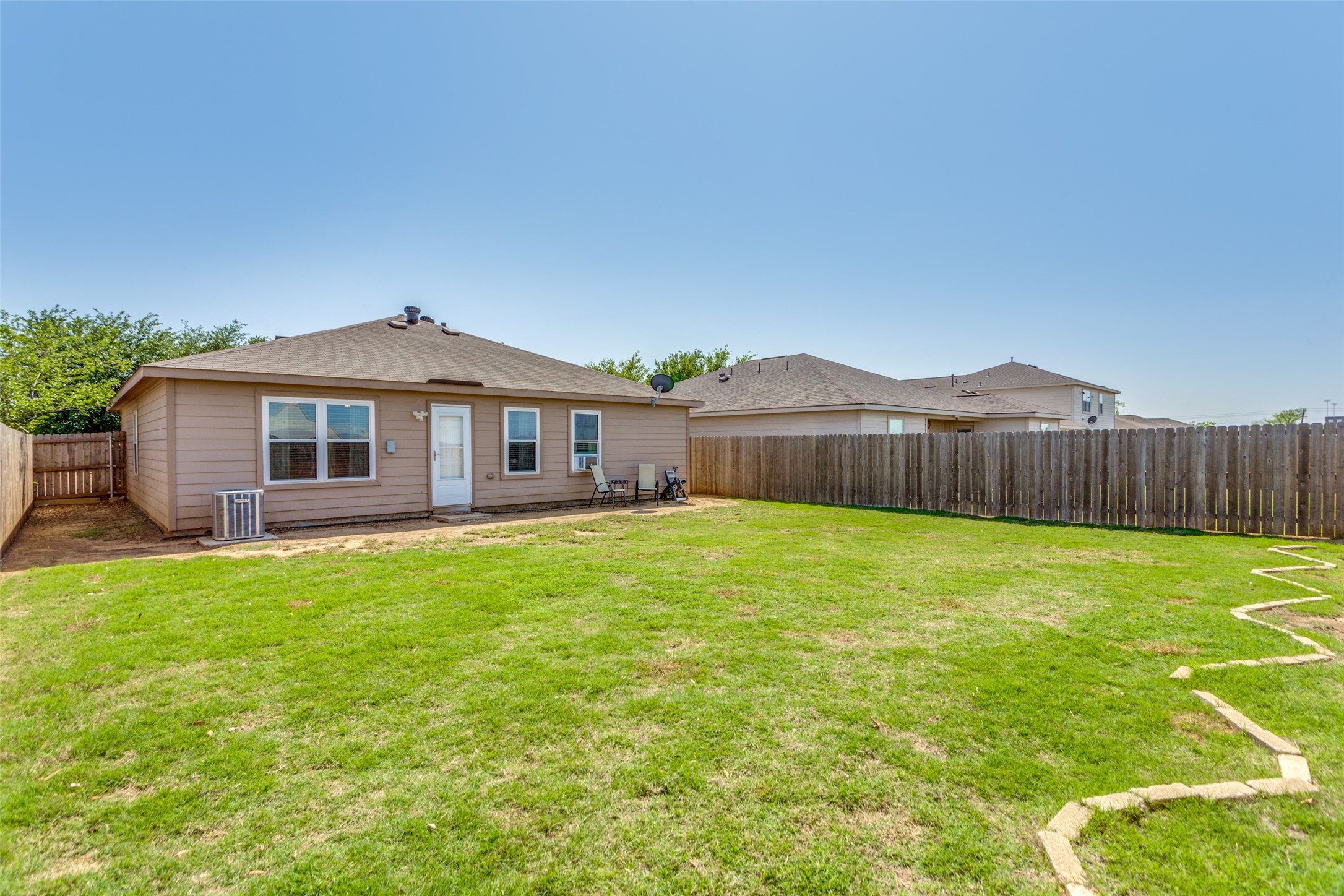 716 Lazy Crest Drive