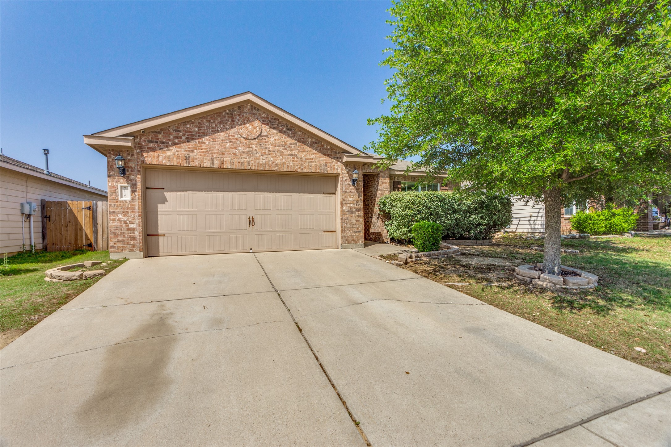 716 Lazy Crest Drive