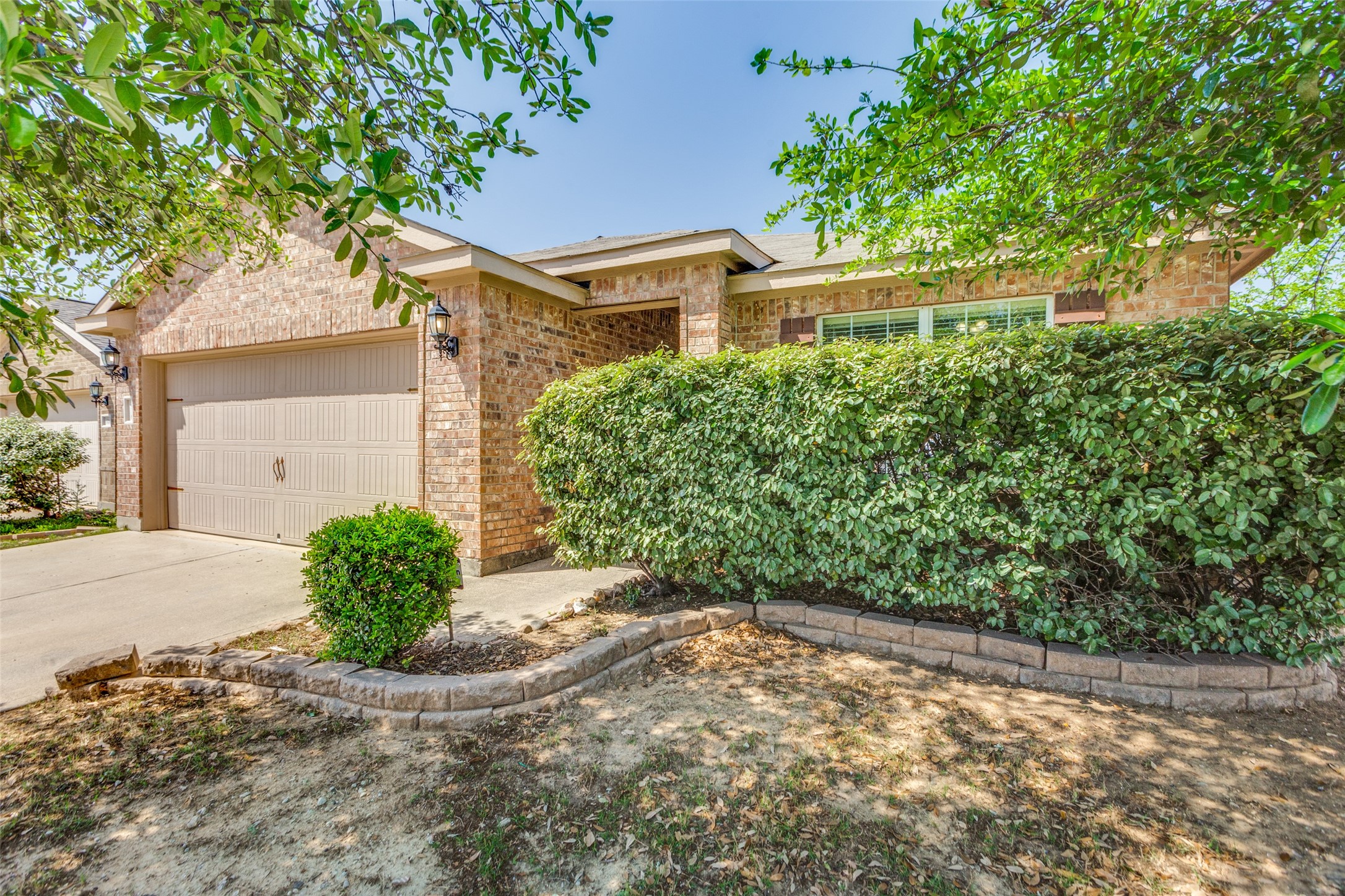 716 Lazy Crest Drive