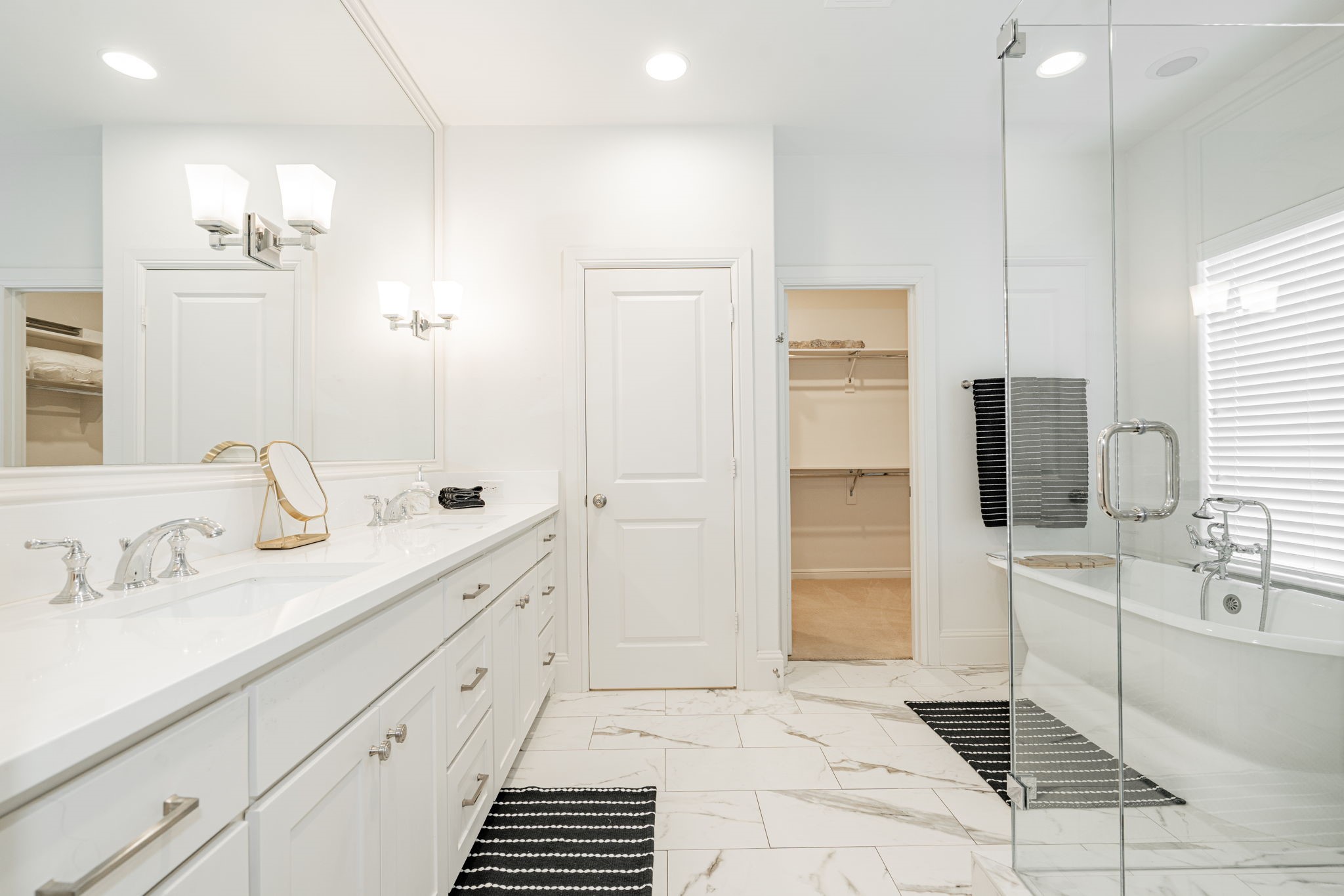 734 W 7th Street