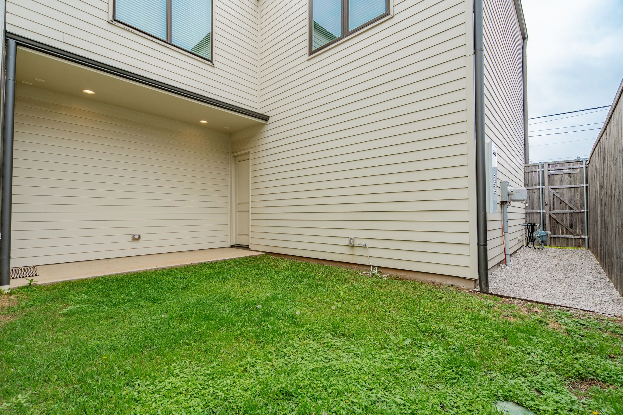 734 W 7th Street