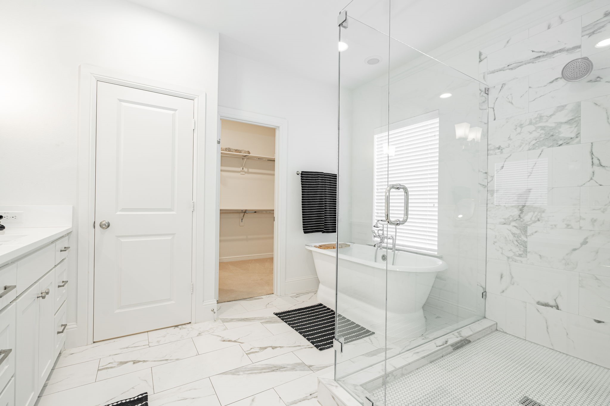 734 W 7th Street