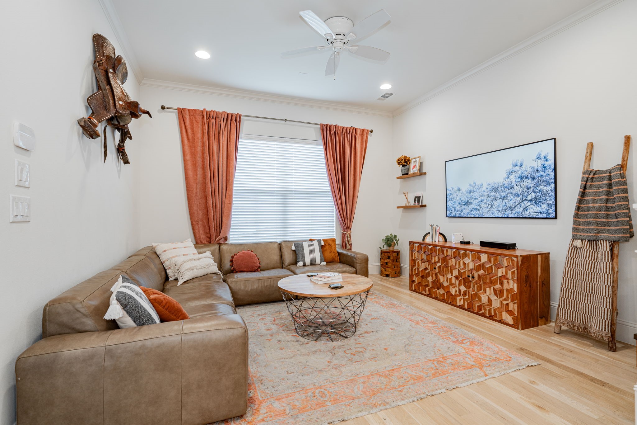 734 W 7th Street