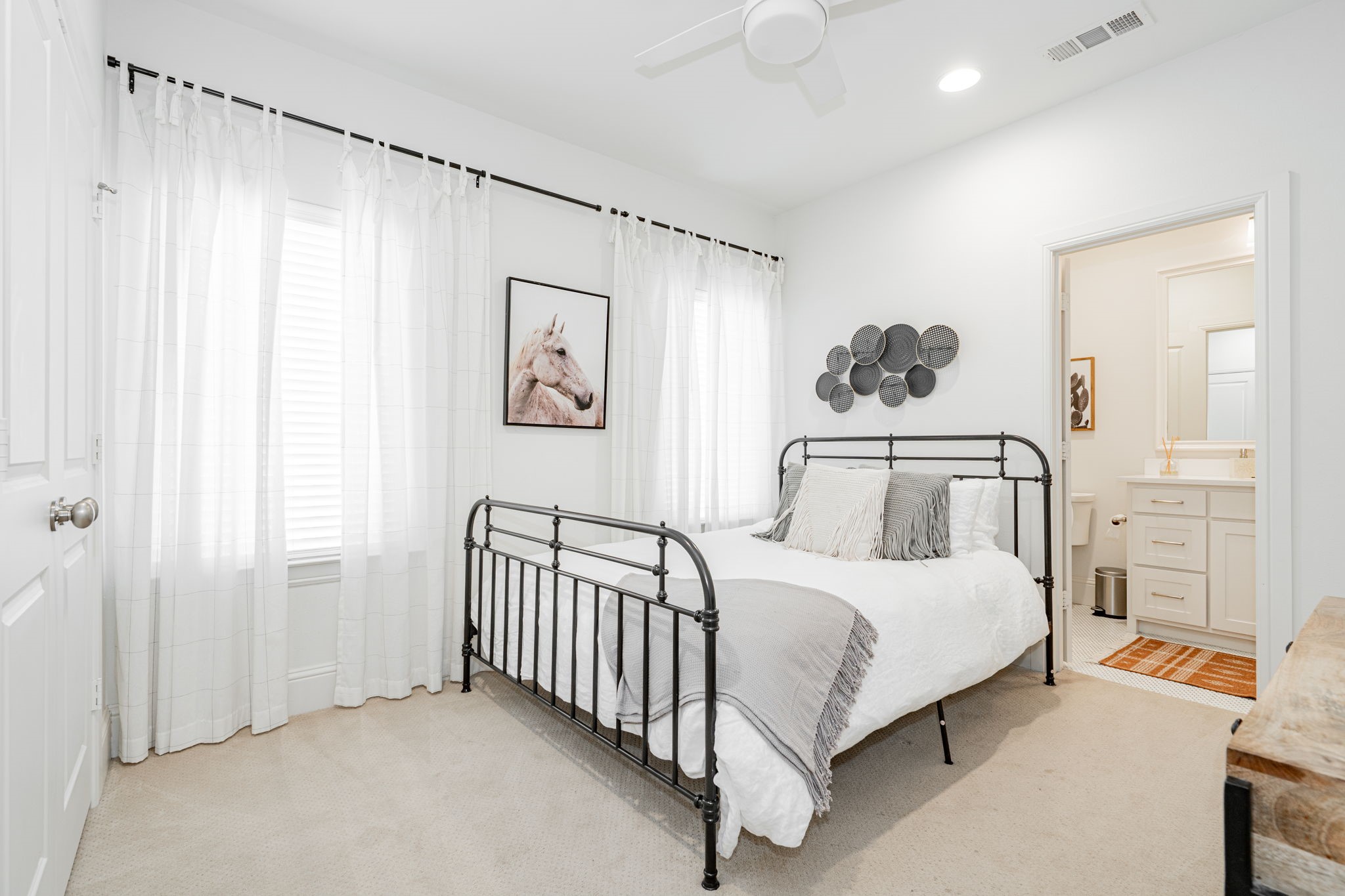 734 W 7th Street