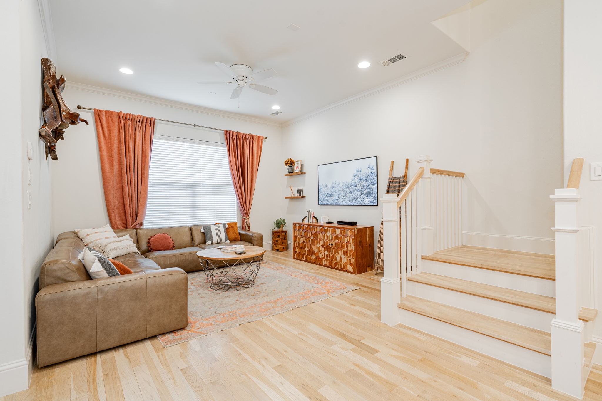 734 W 7th Street