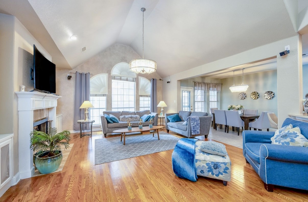 6303 Falcon Crest Court