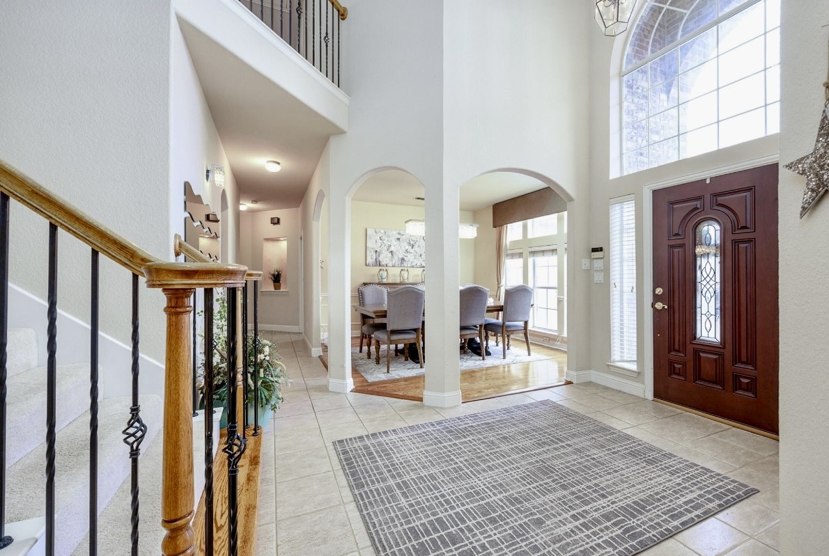 6303 Falcon Crest Court