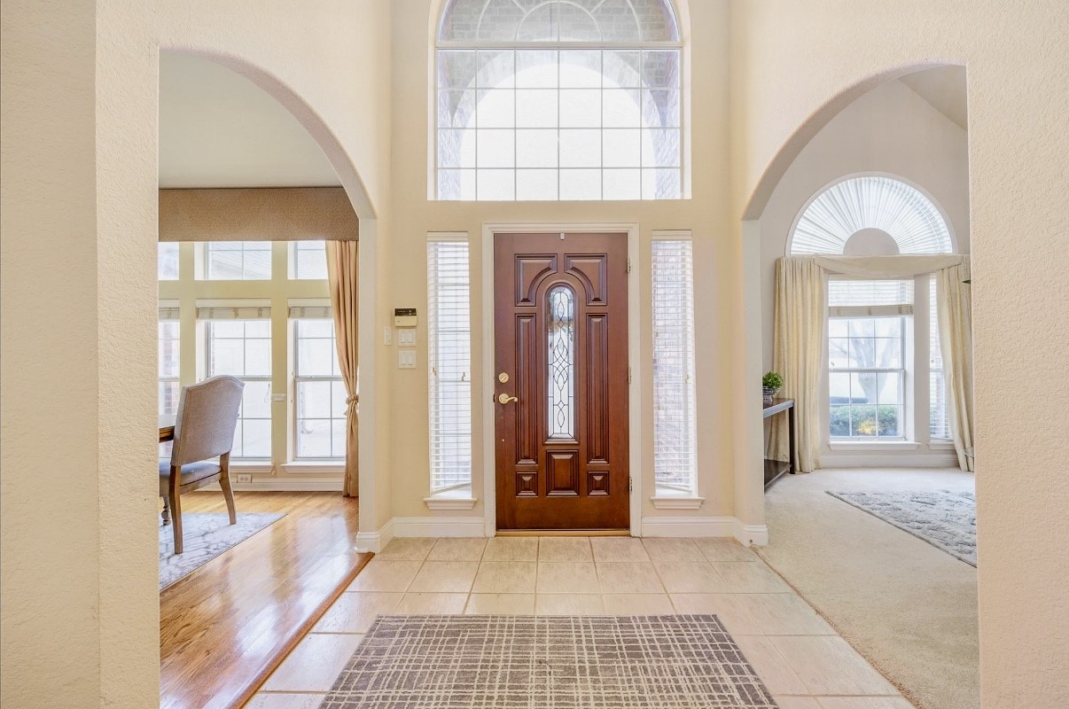 6303 Falcon Crest Court