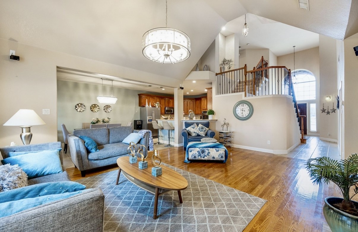 6303 Falcon Crest Court