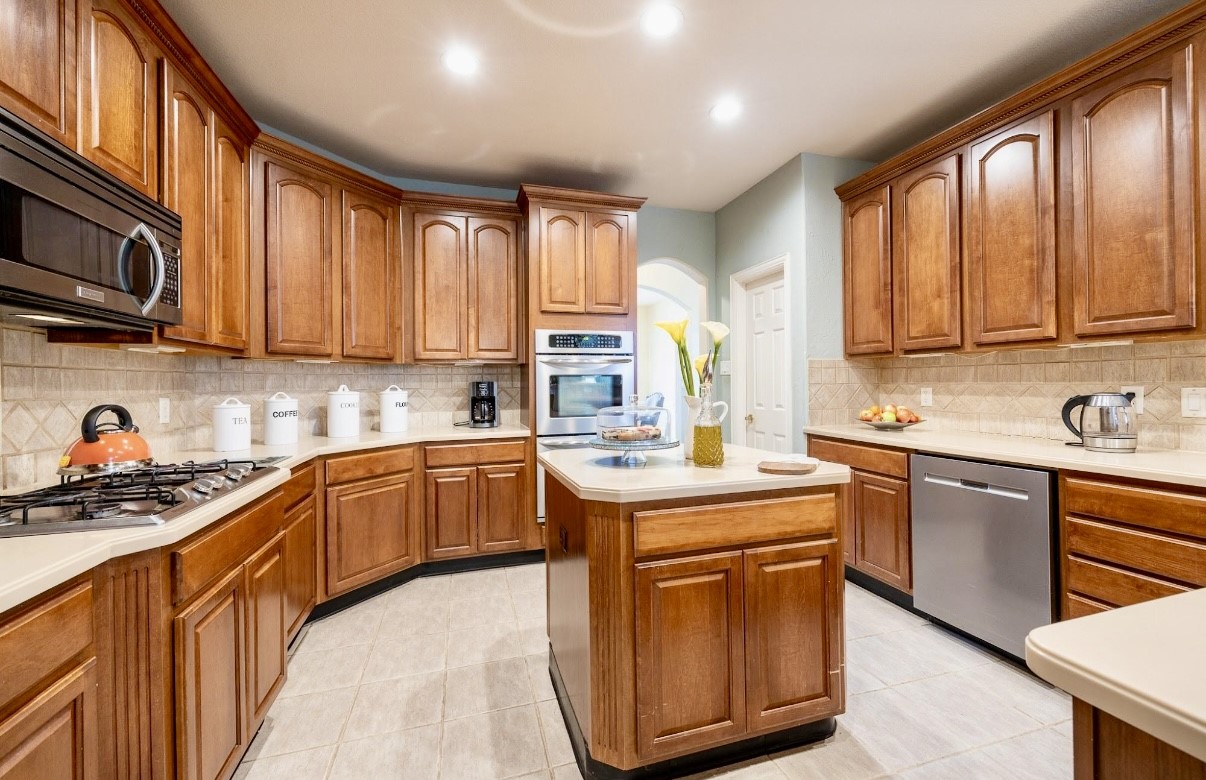 6303 Falcon Crest Court