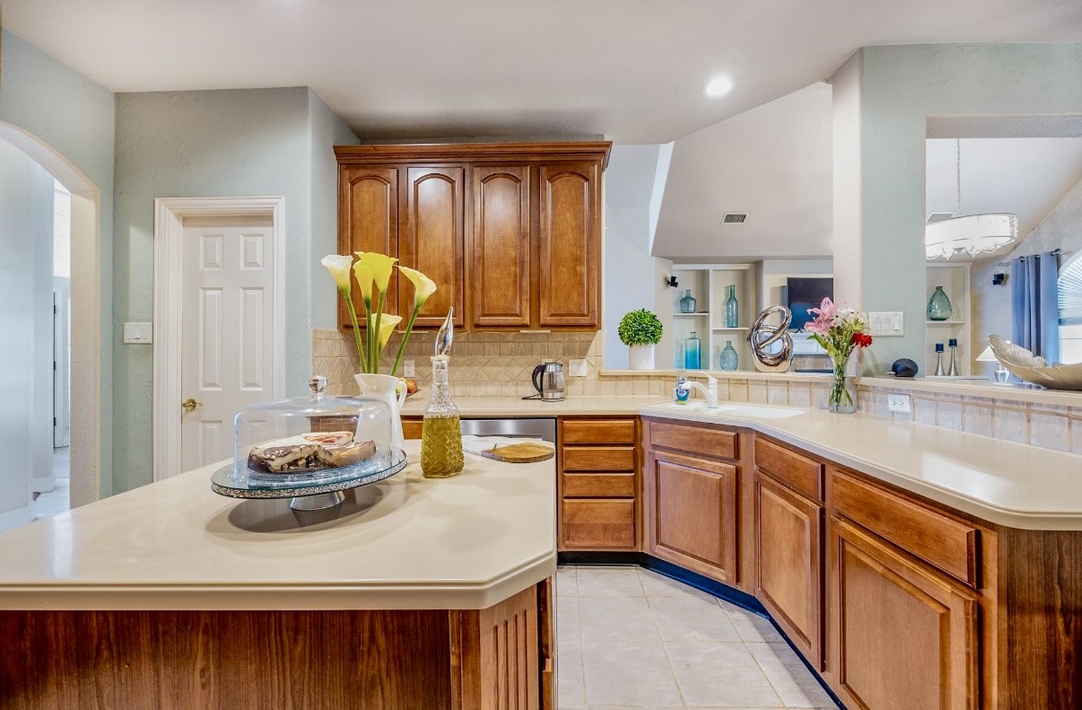 6303 Falcon Crest Court