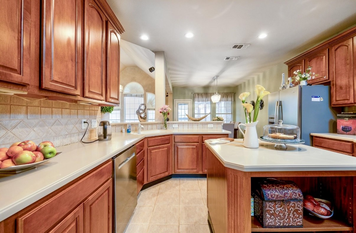 6303 Falcon Crest Court