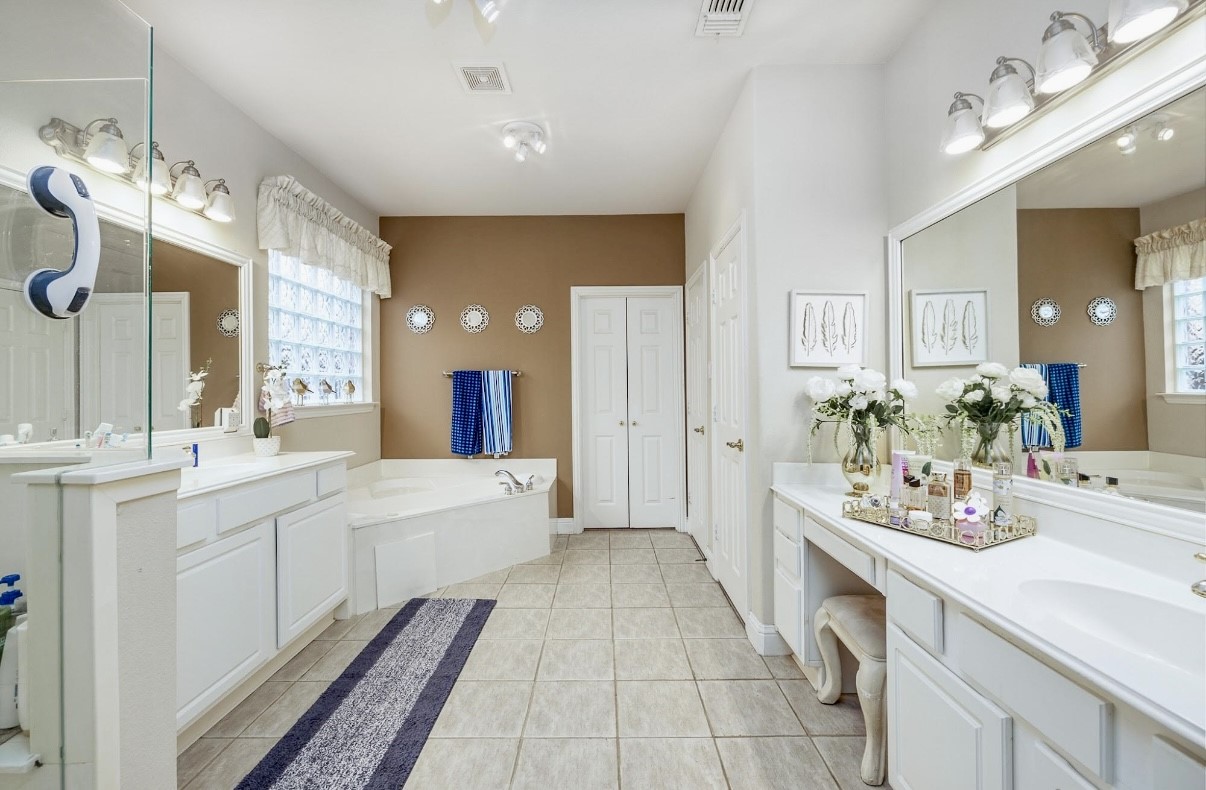 6303 Falcon Crest Court