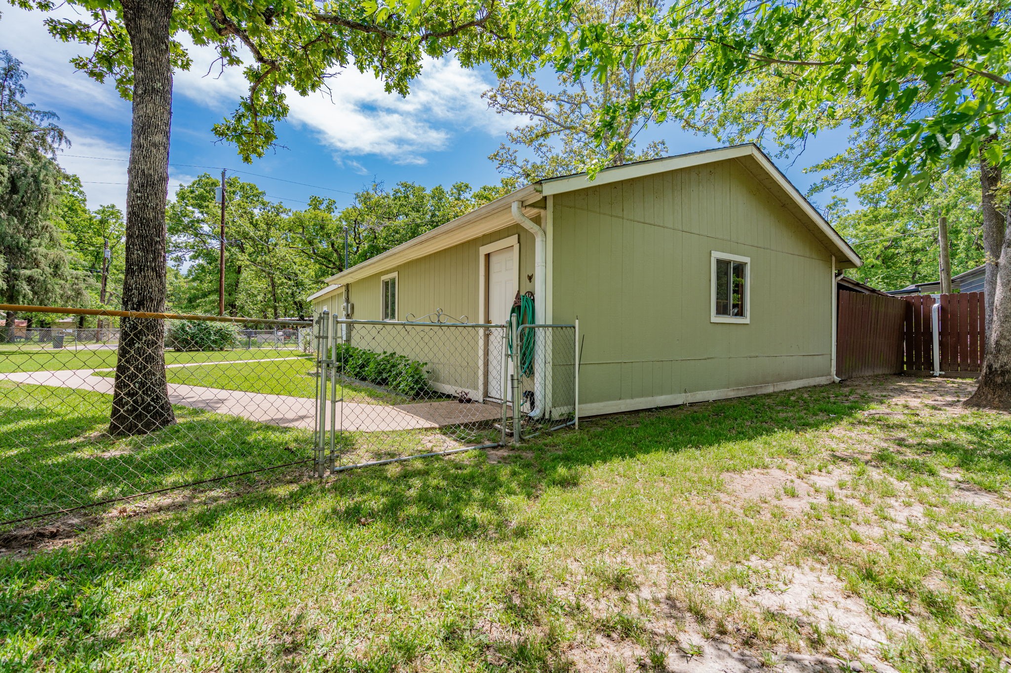 210 Victor Court