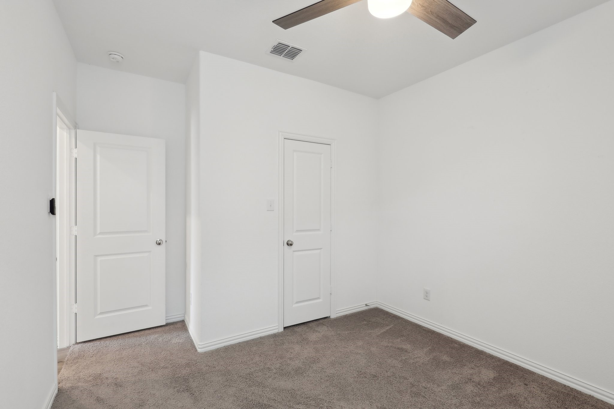 1621 Roadrunner Drive