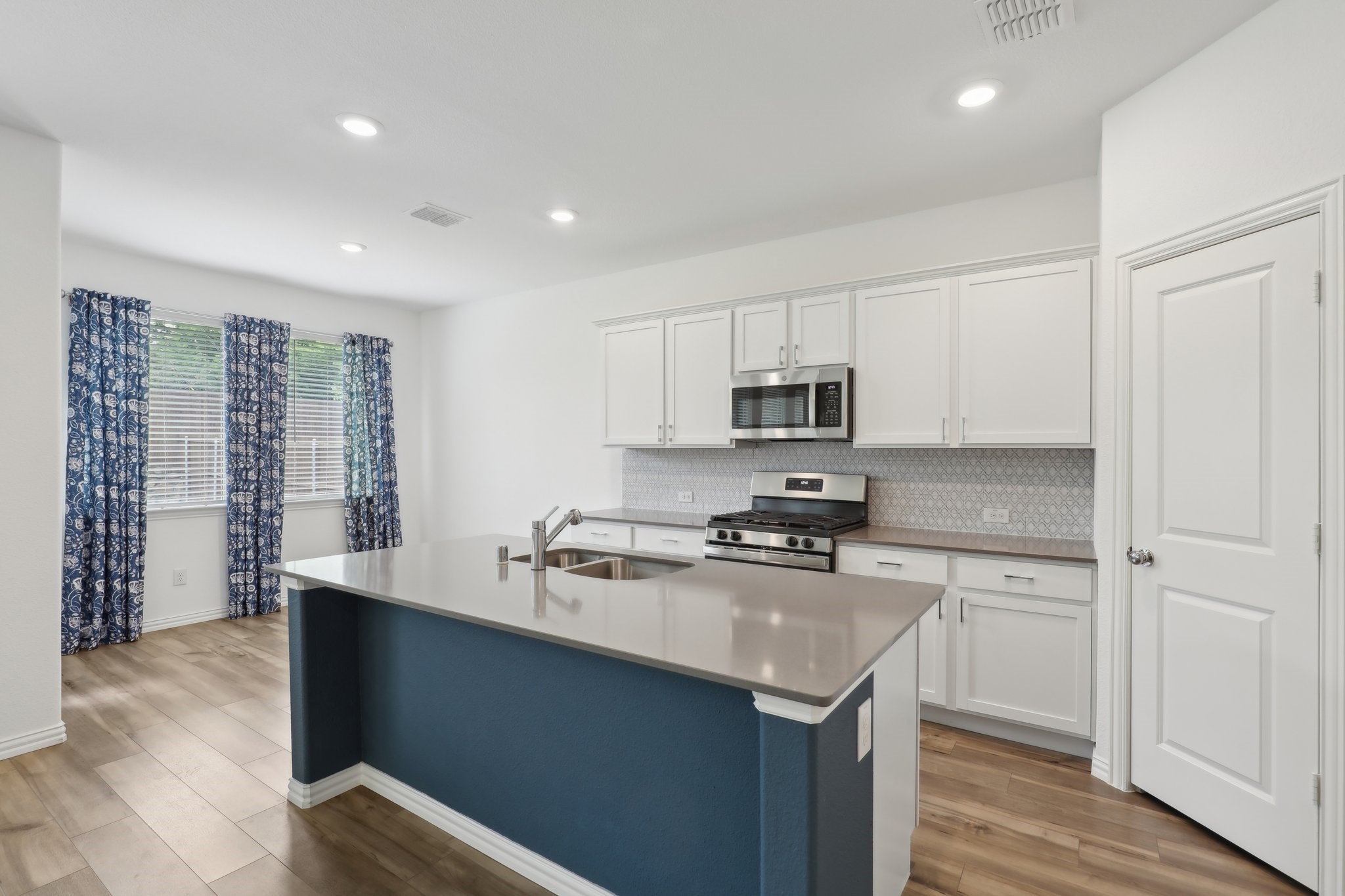 1621 Roadrunner Drive