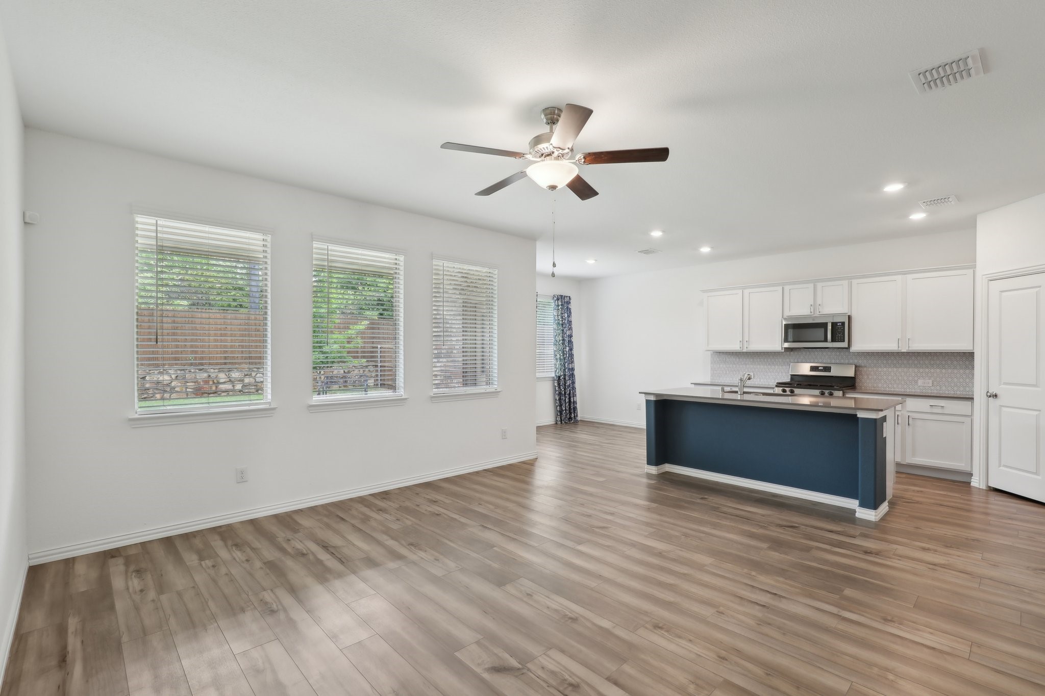 1621 Roadrunner Drive